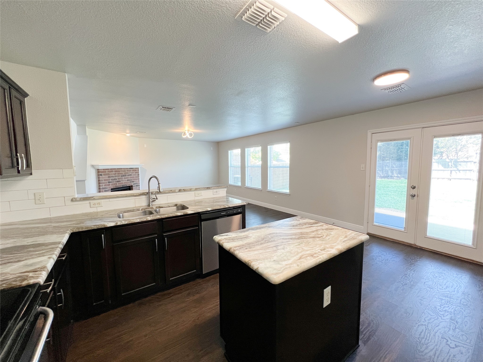 2228 Maplecrest Drive