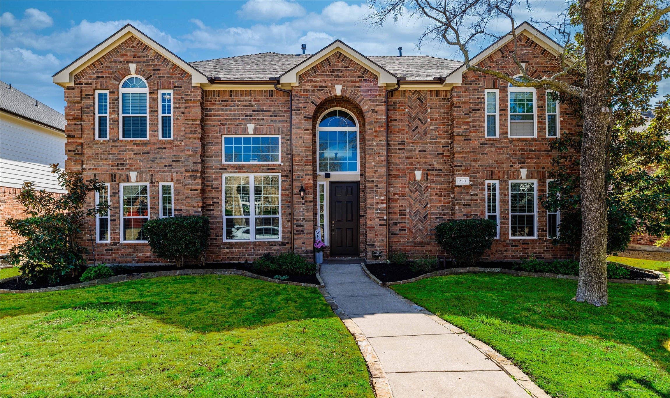 1911 Edgehill Drive