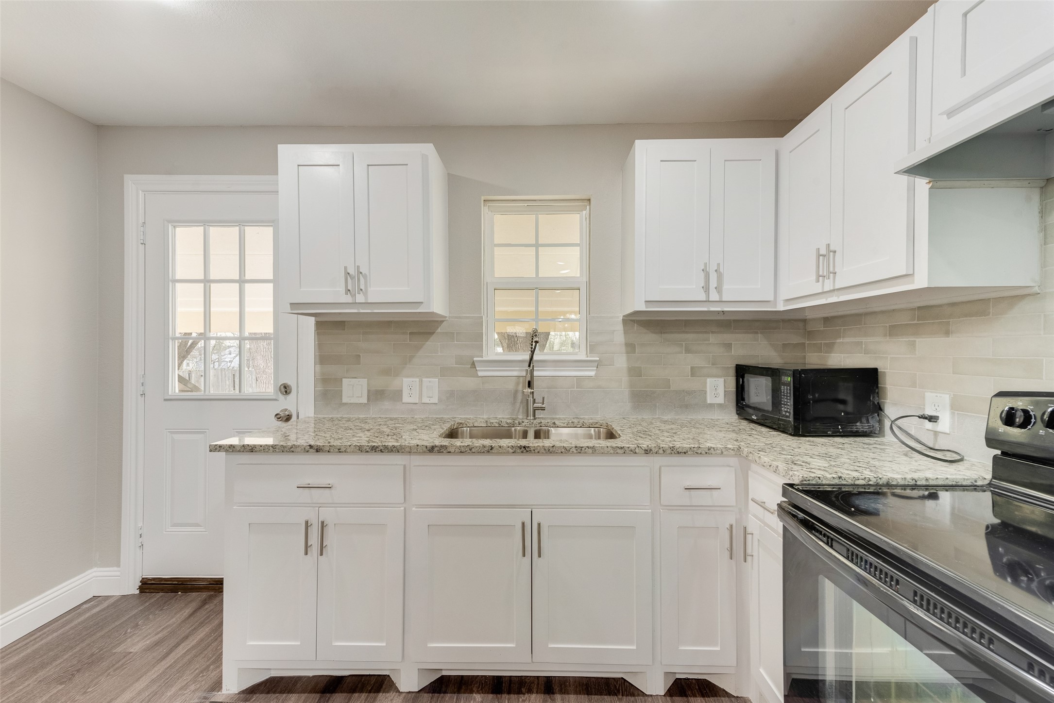 913 A Live Oak Street