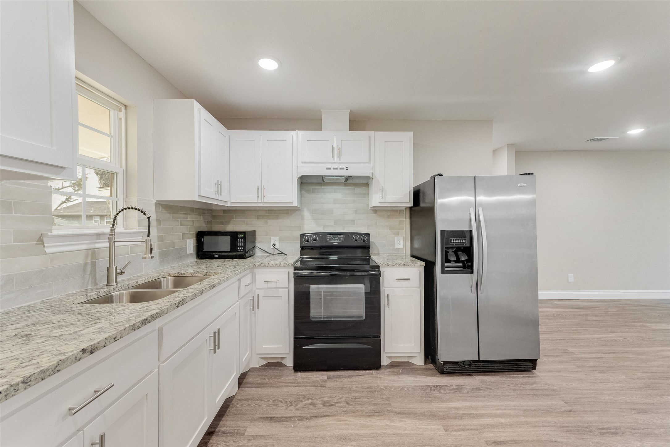 913 A Live Oak Street