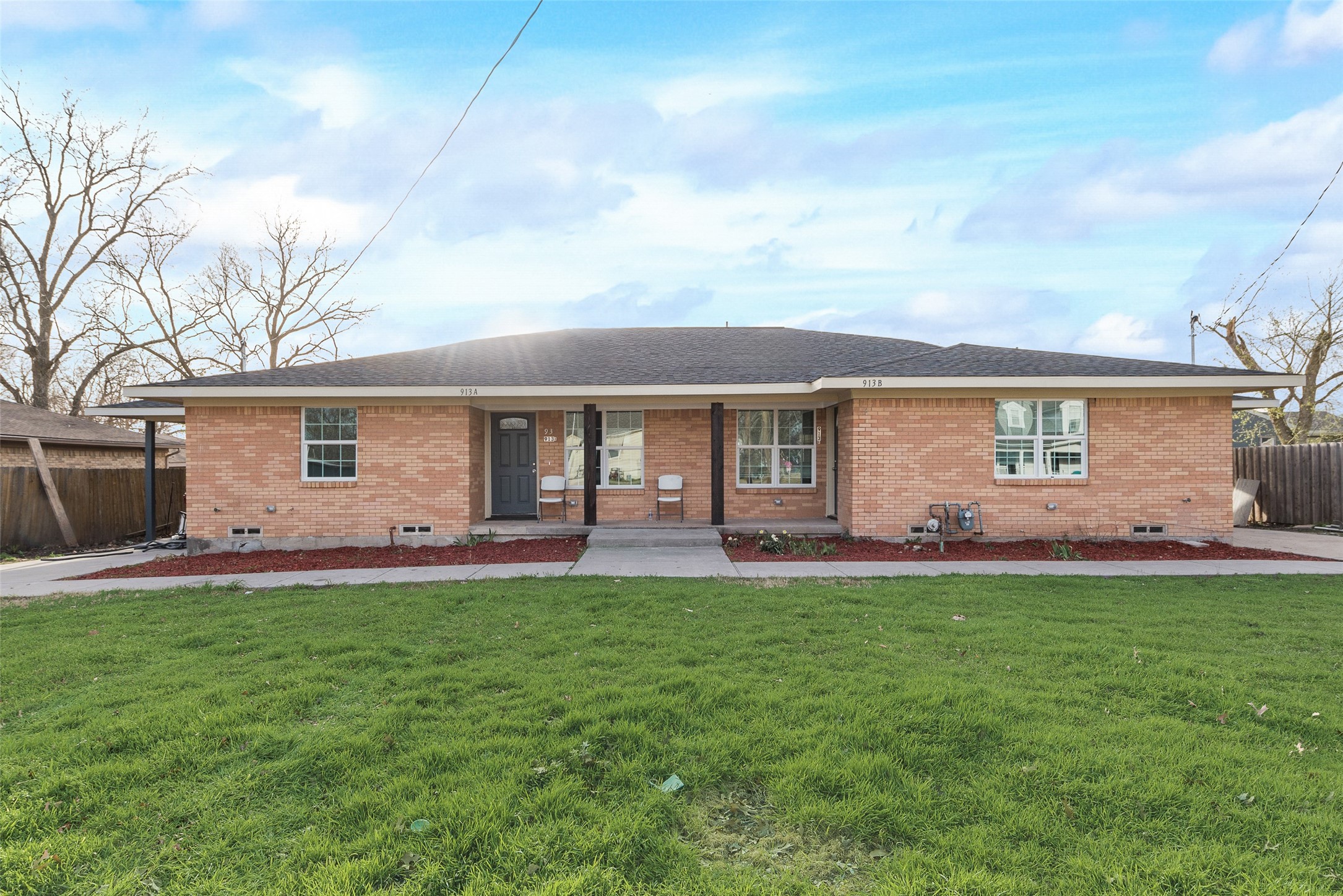 913 A Live Oak Street