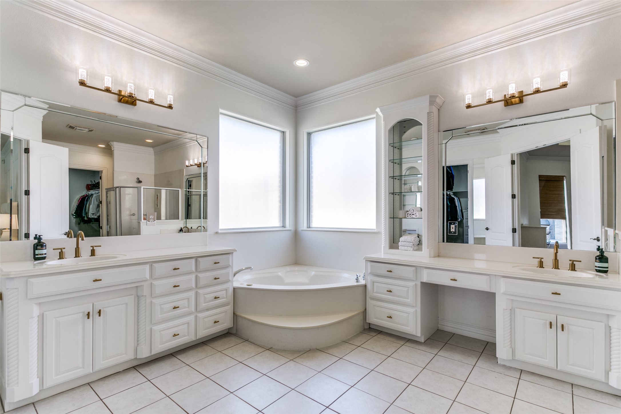 3801 Treemont Circle