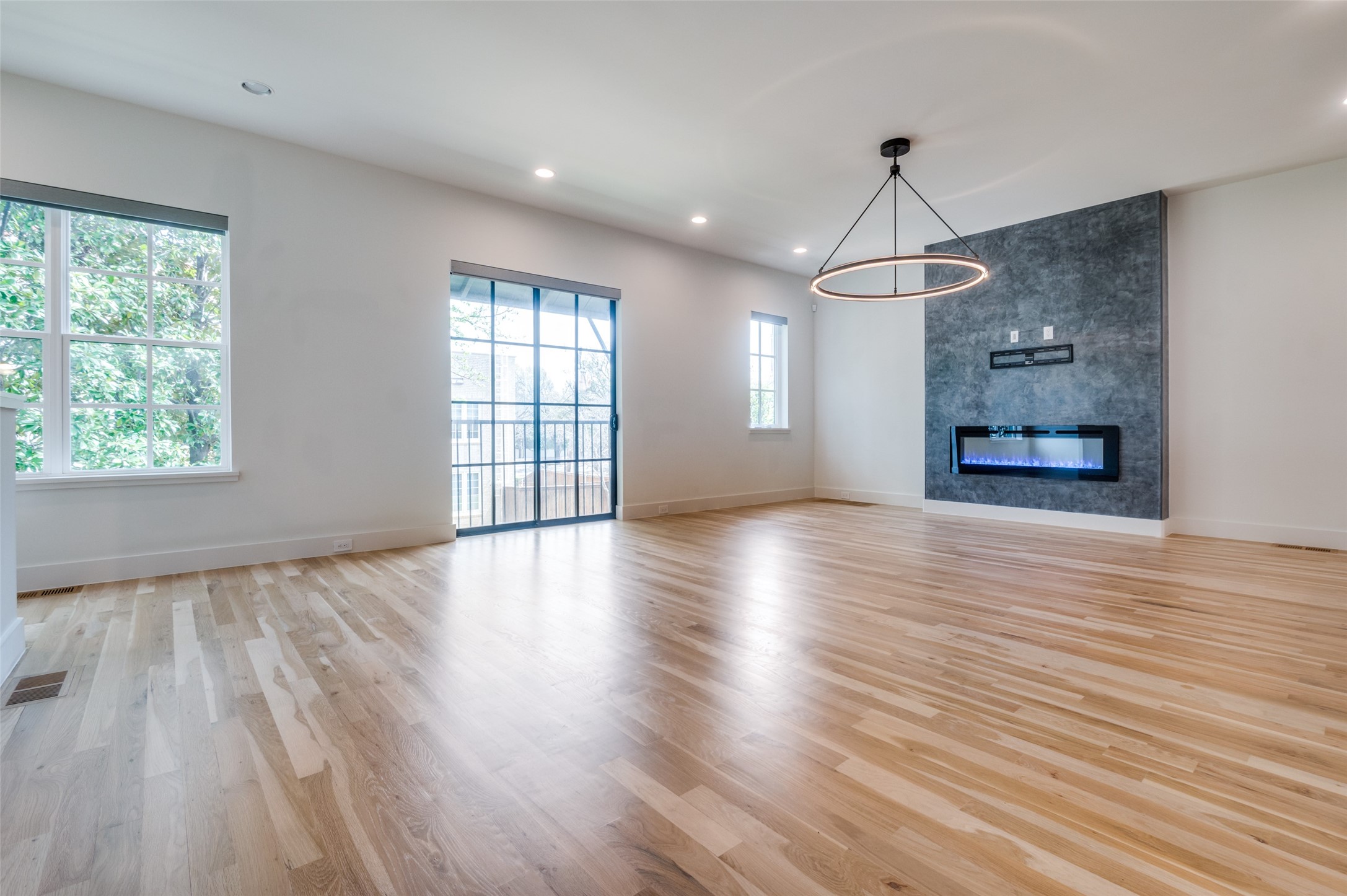 4222 Hawthorne Avenue 103