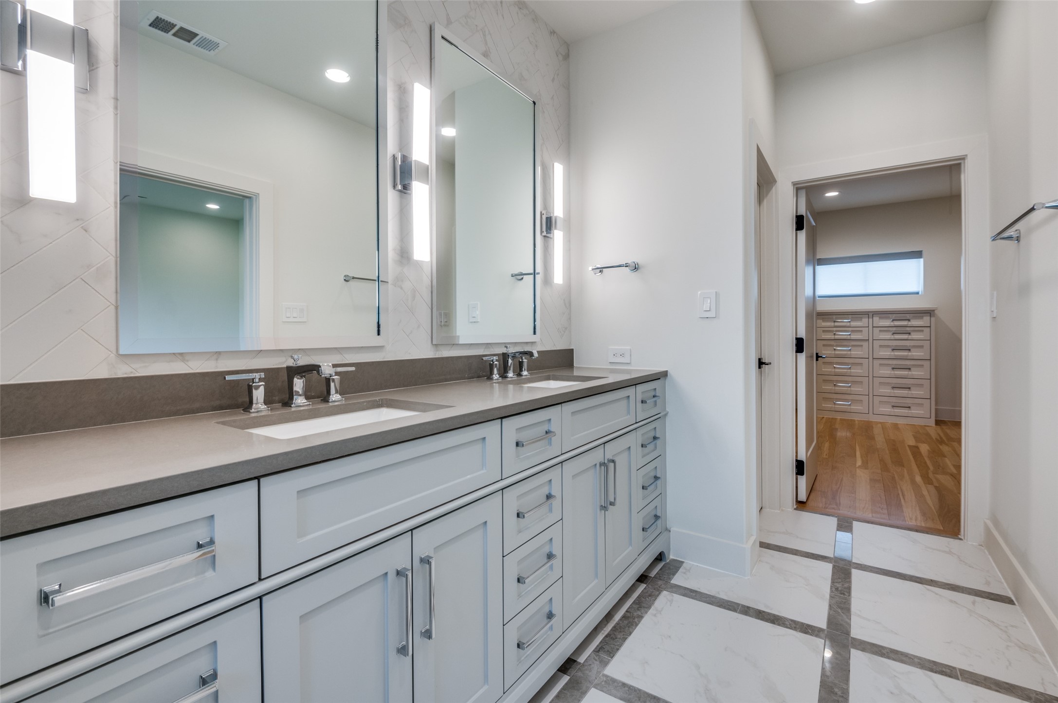 4222 Hawthorne Avenue 103