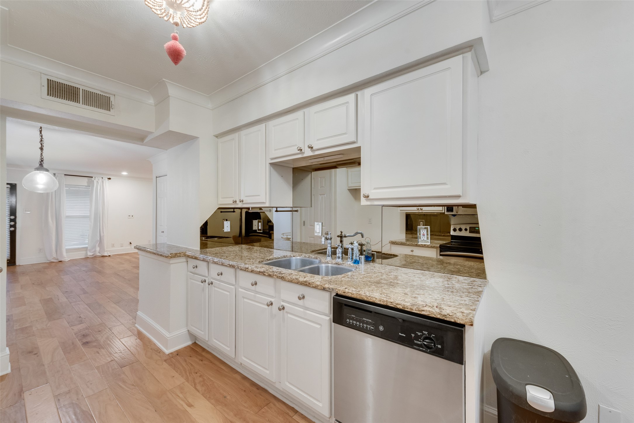 7732 Meadow Road 110