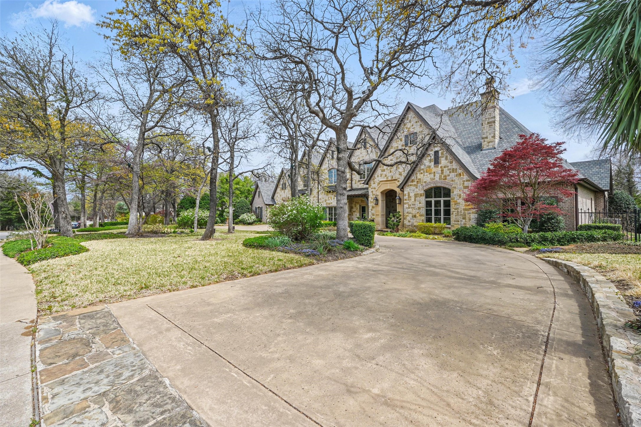 1305 Biltmore Drive