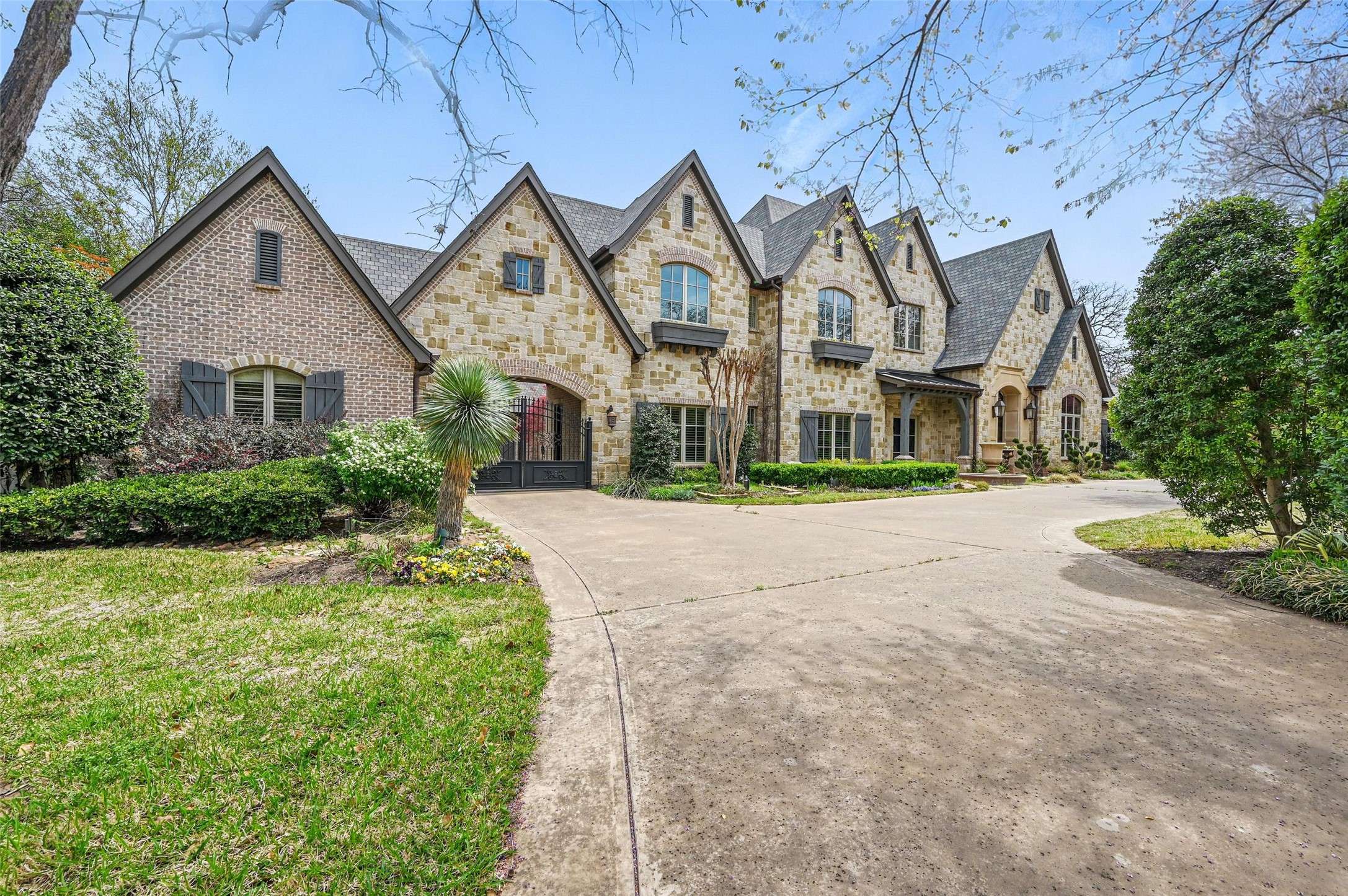 1305 Biltmore Drive