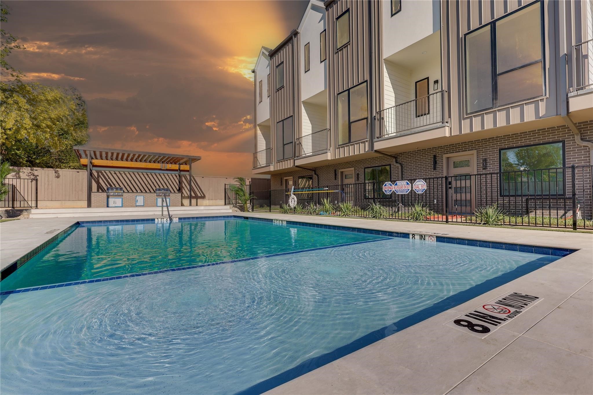 1902 N Carroll Avenue 101