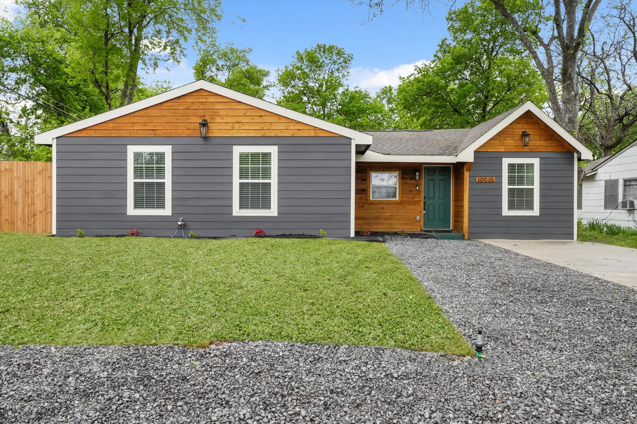 10015 La Prada Drive