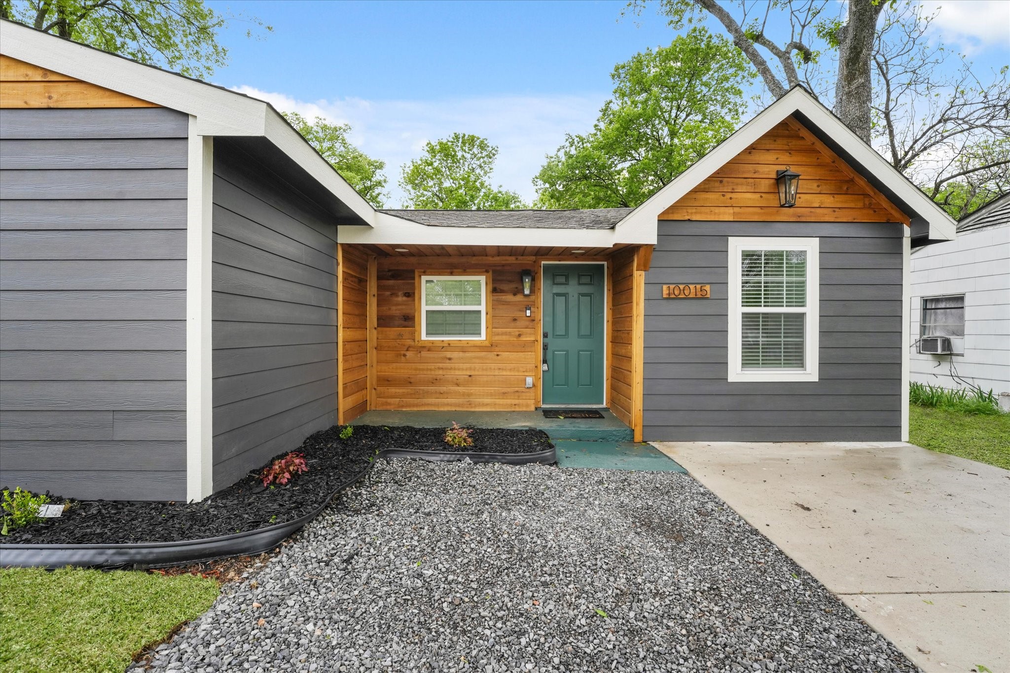 10015 La Prada Drive