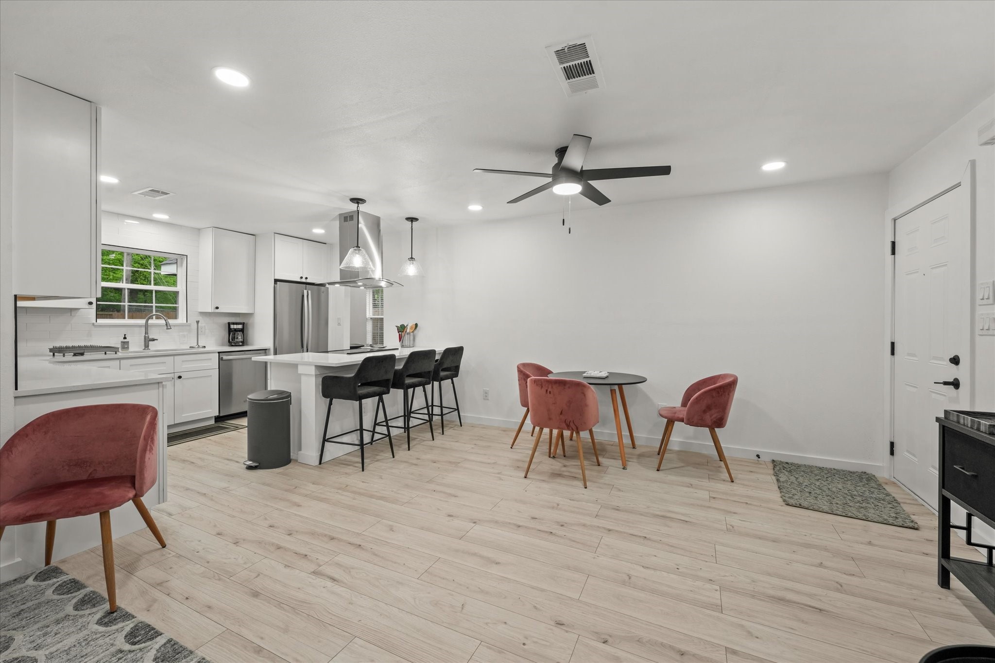 10015 La Prada Drive