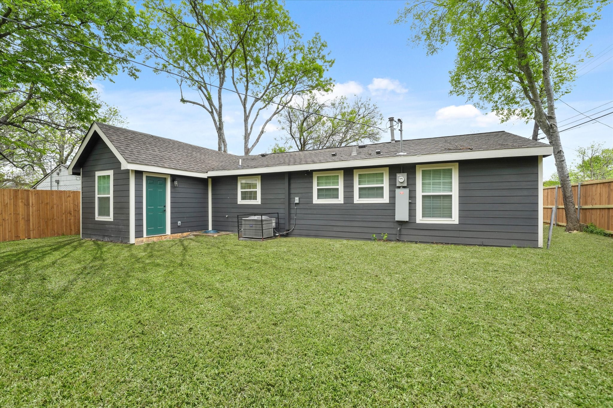 10015 La Prada Drive