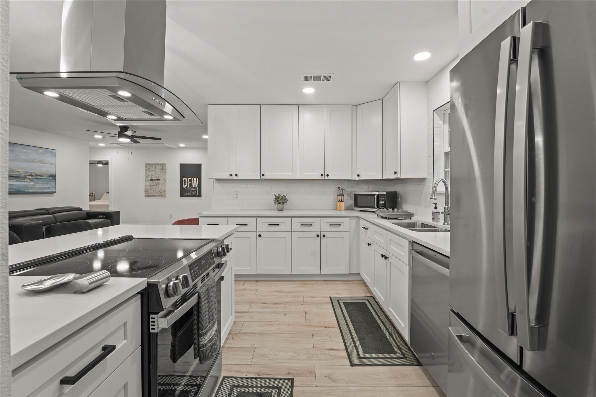 10015 La Prada Drive