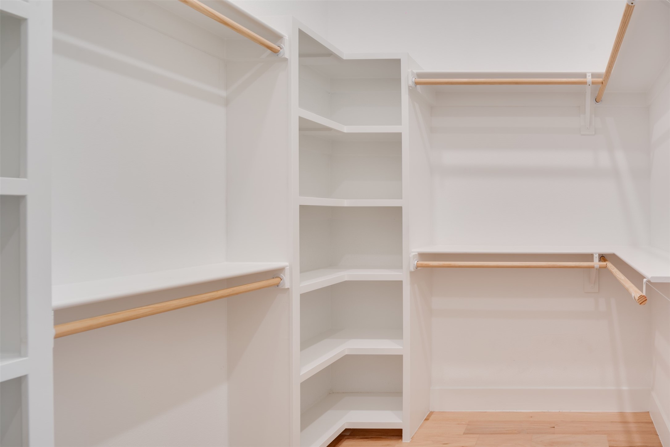 3821 Munger Avenue 104