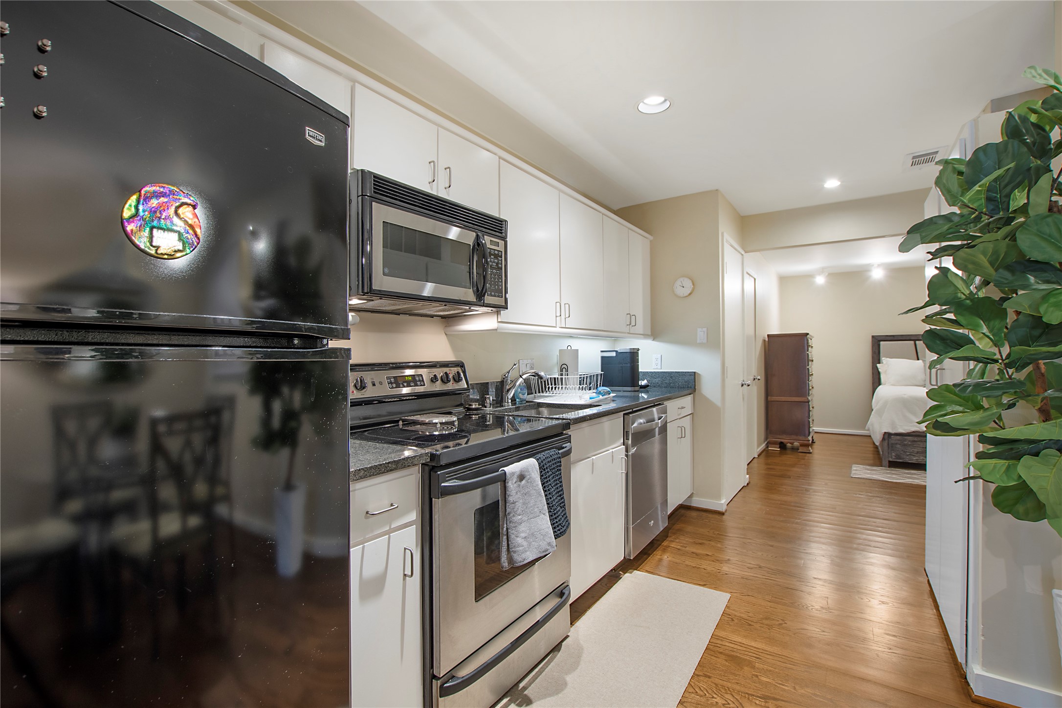 4241 Buena Vista Street 14