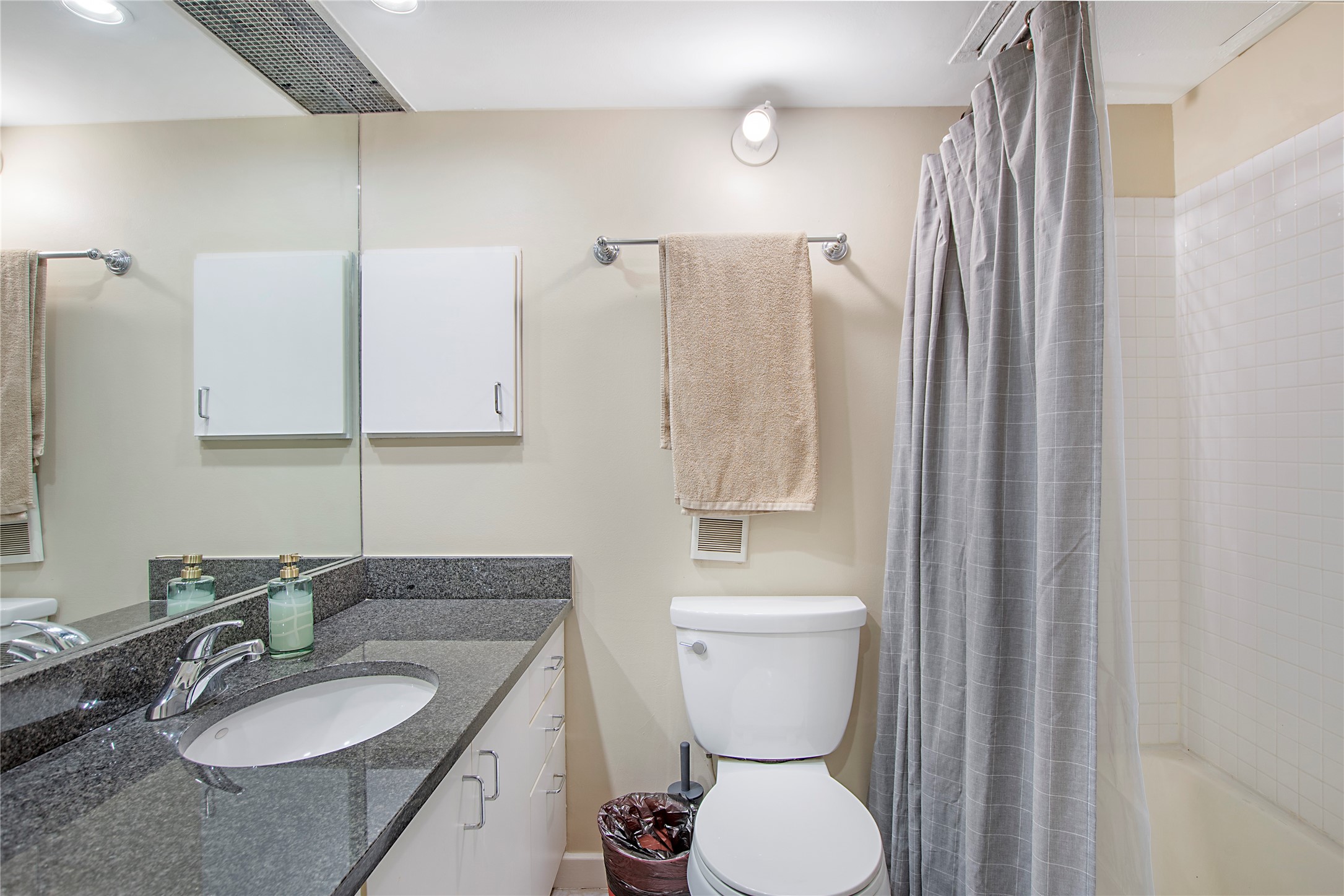 4241 Buena Vista Street 14