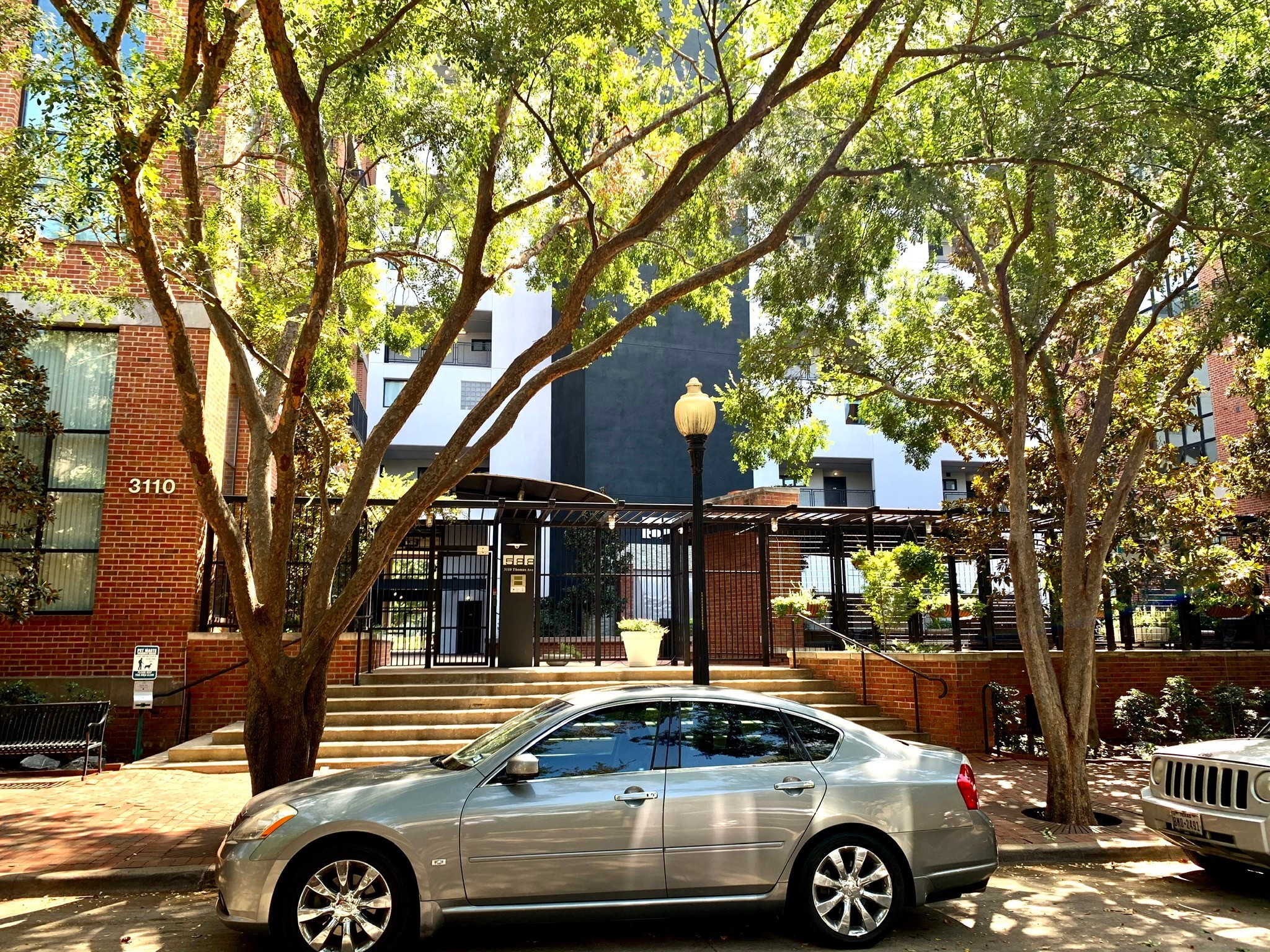 3110 Thomas Avenue 735