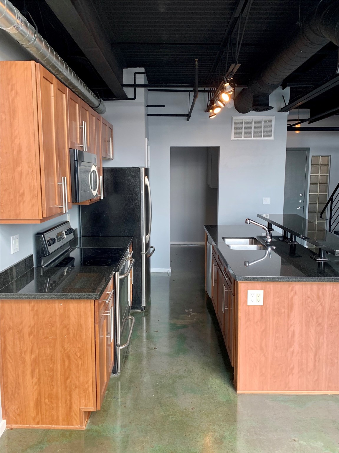3110 Thomas Avenue 735