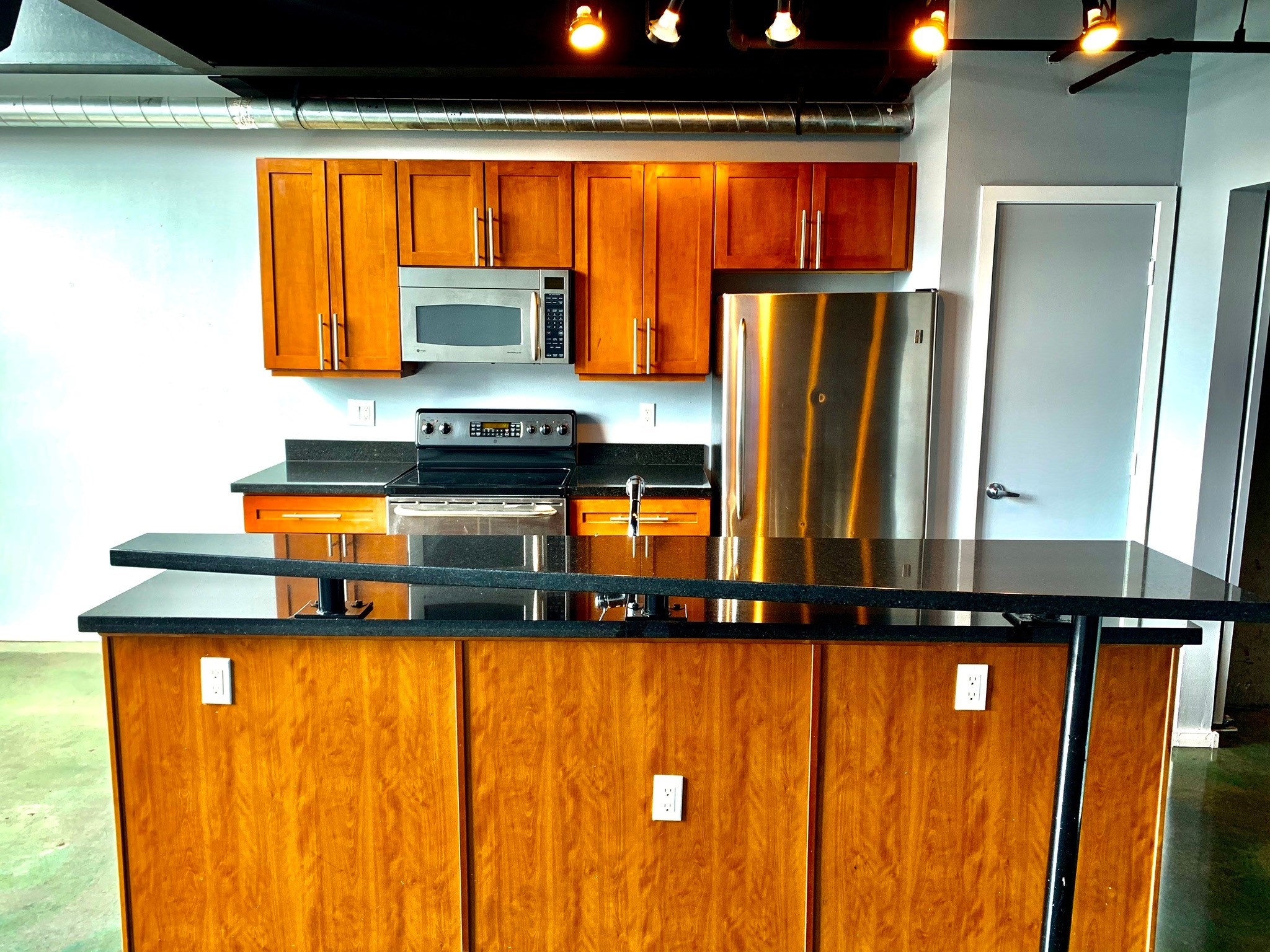 3110 Thomas Avenue 735