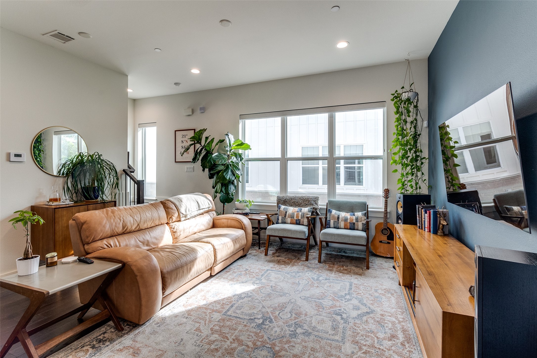 4626 Munger Avenue 202