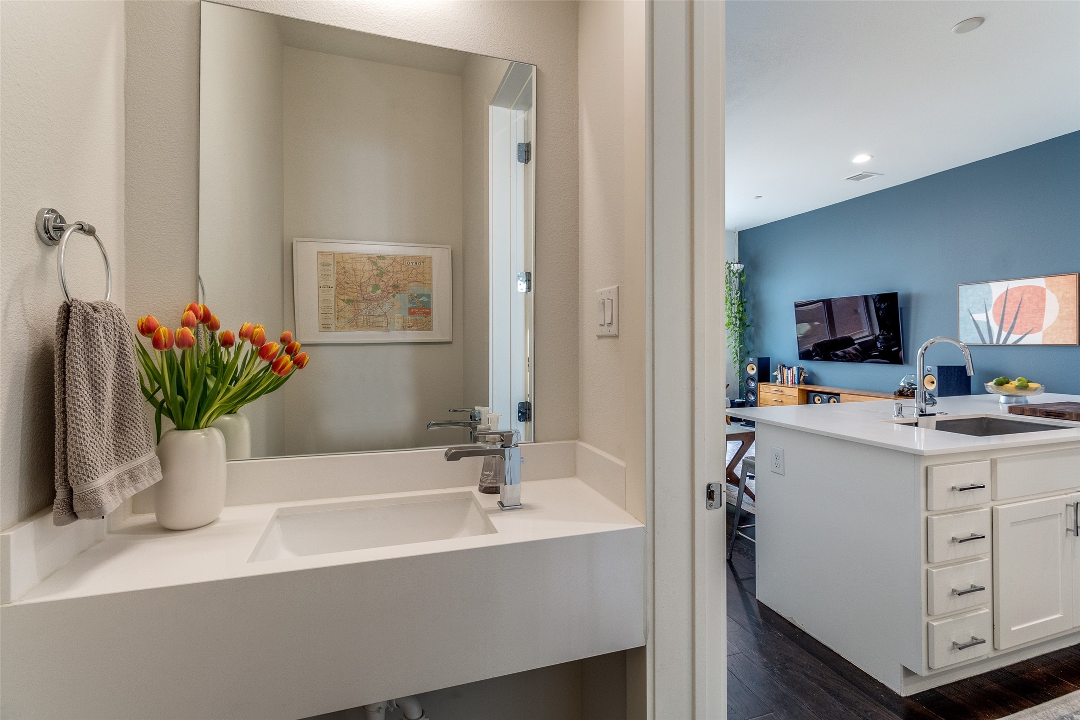 4626 Munger Avenue 202