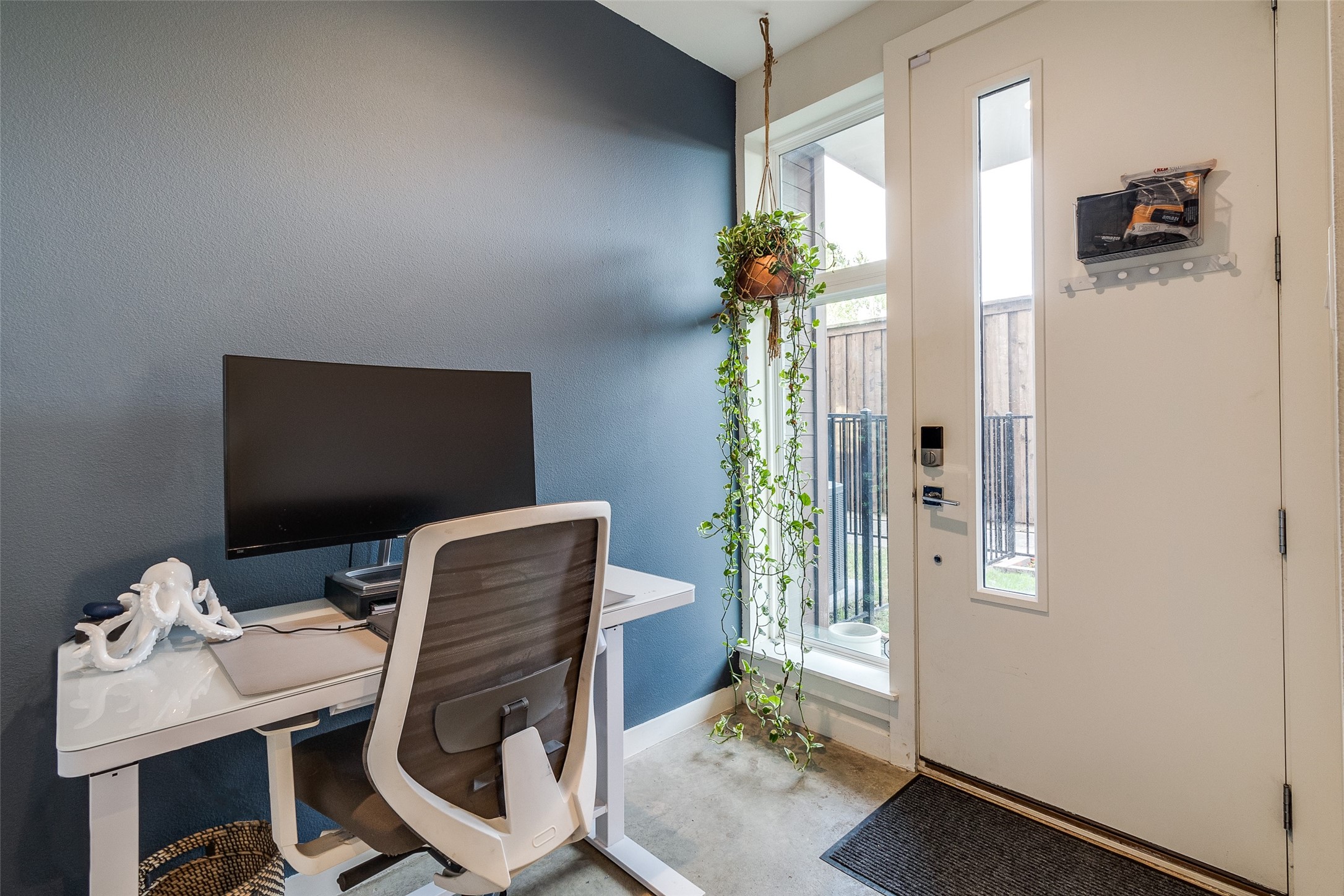 4626 Munger Avenue 202