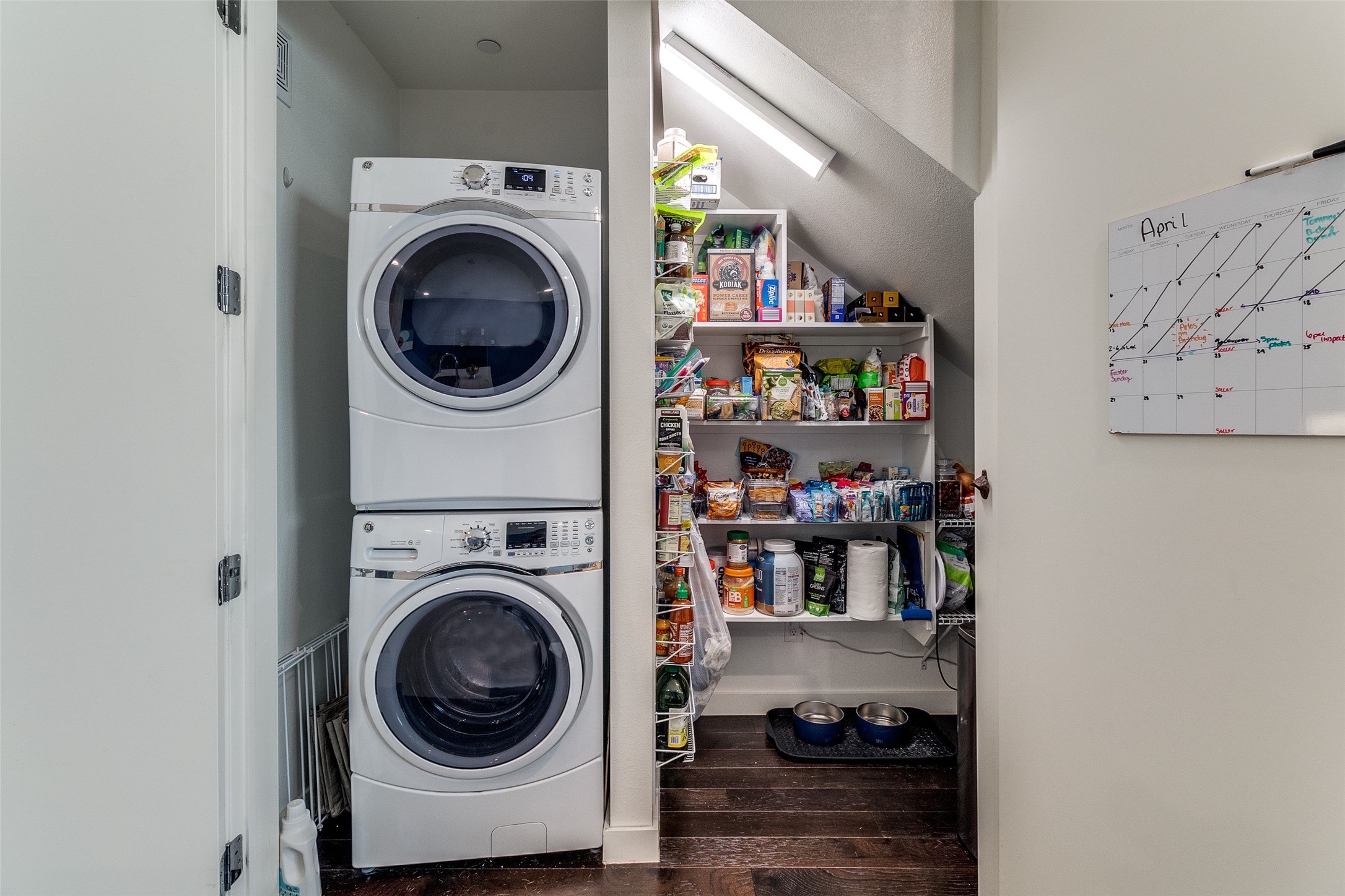 4626 Munger Avenue 202