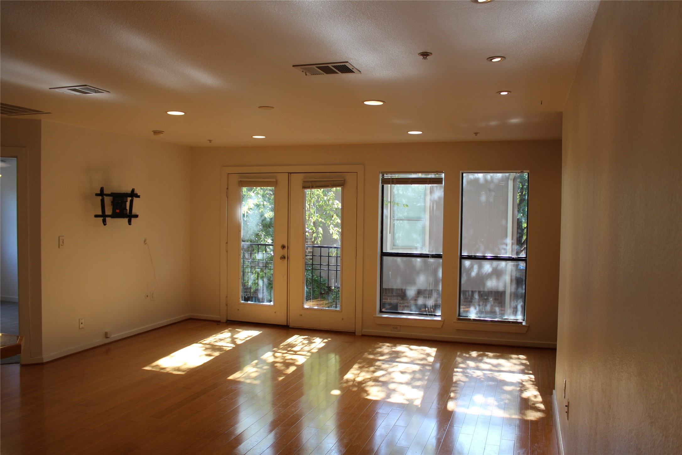 5111 Manett Street 201