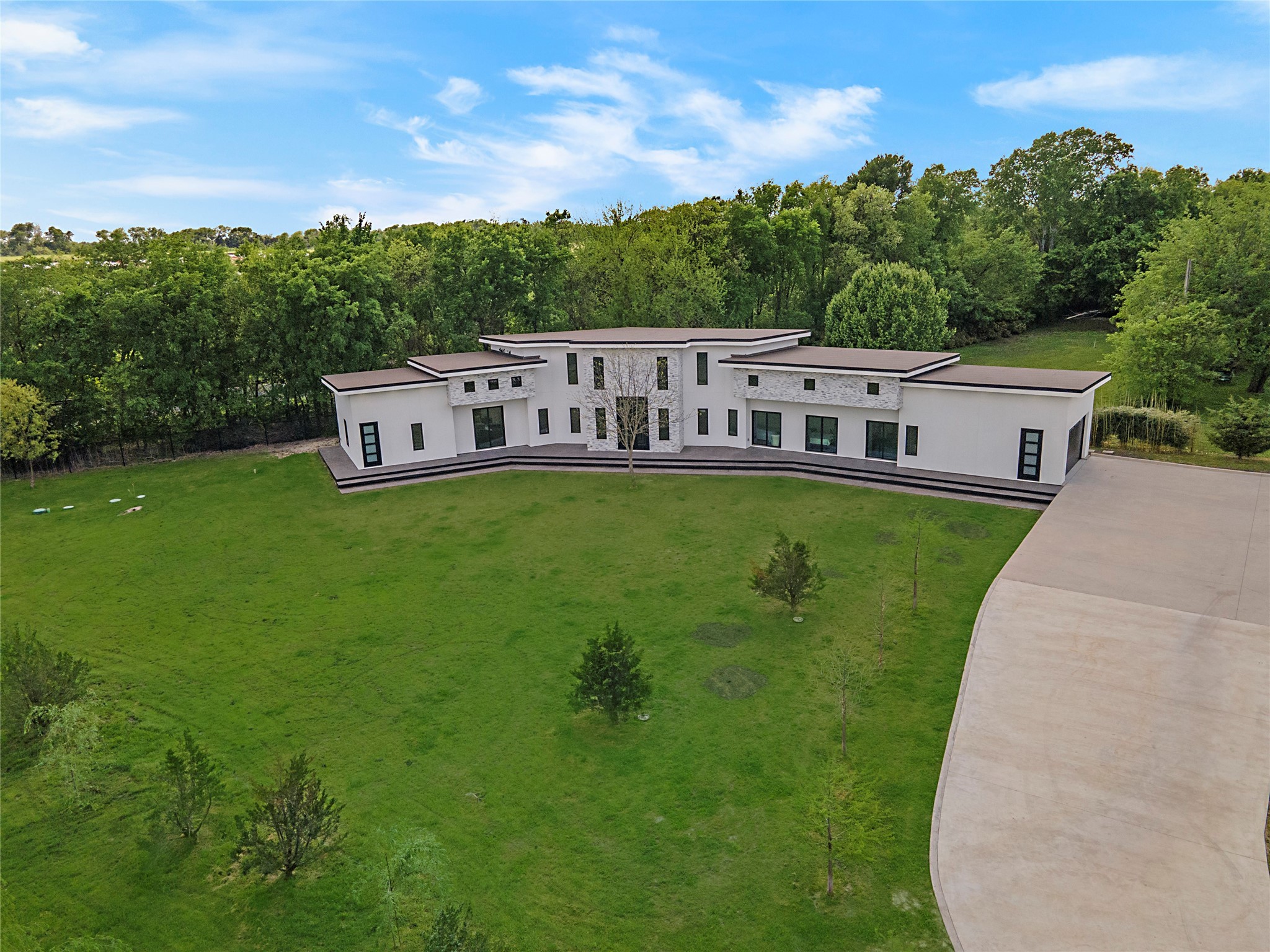 1976 County Road 655