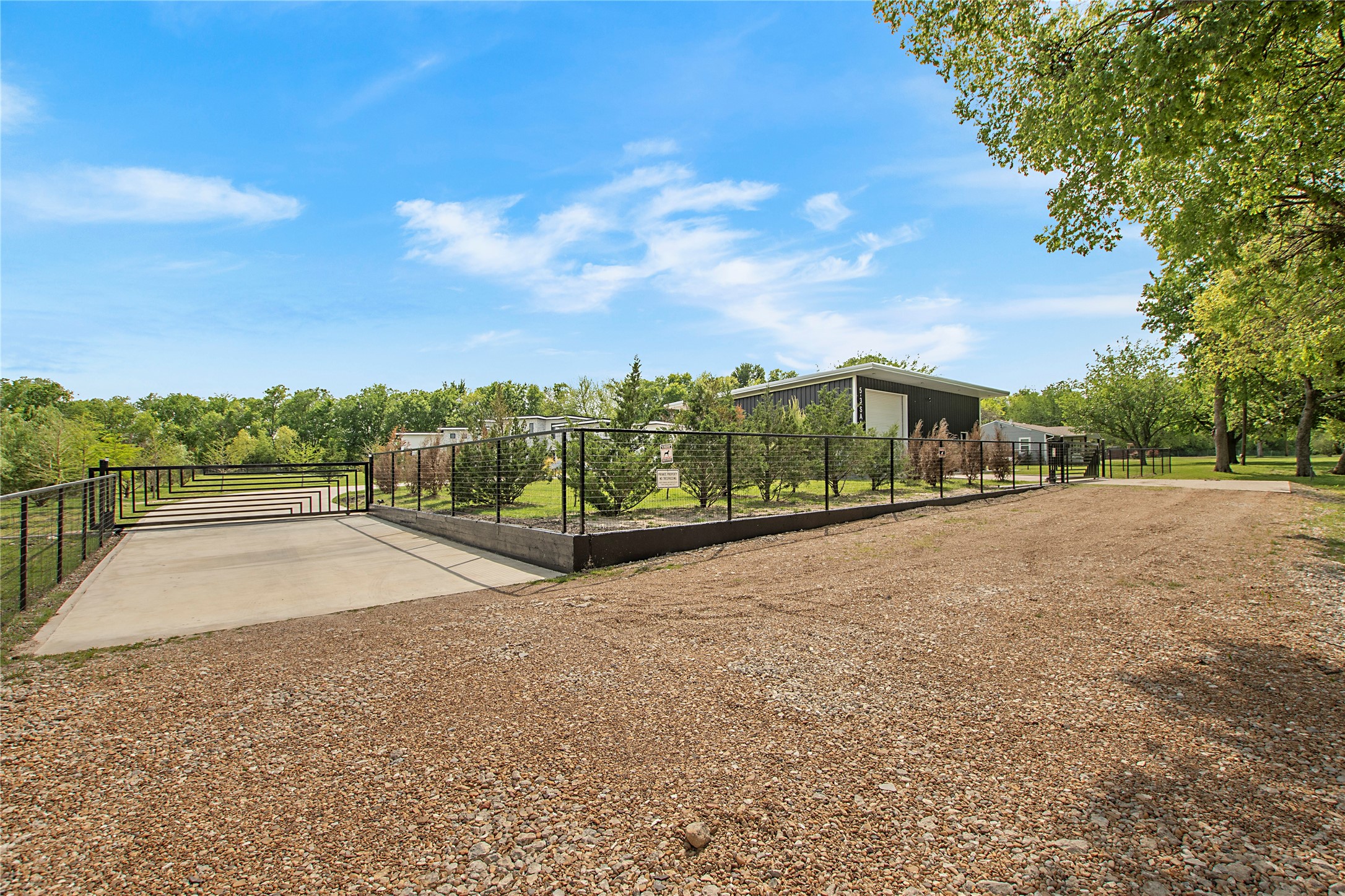 1976 County Road 655