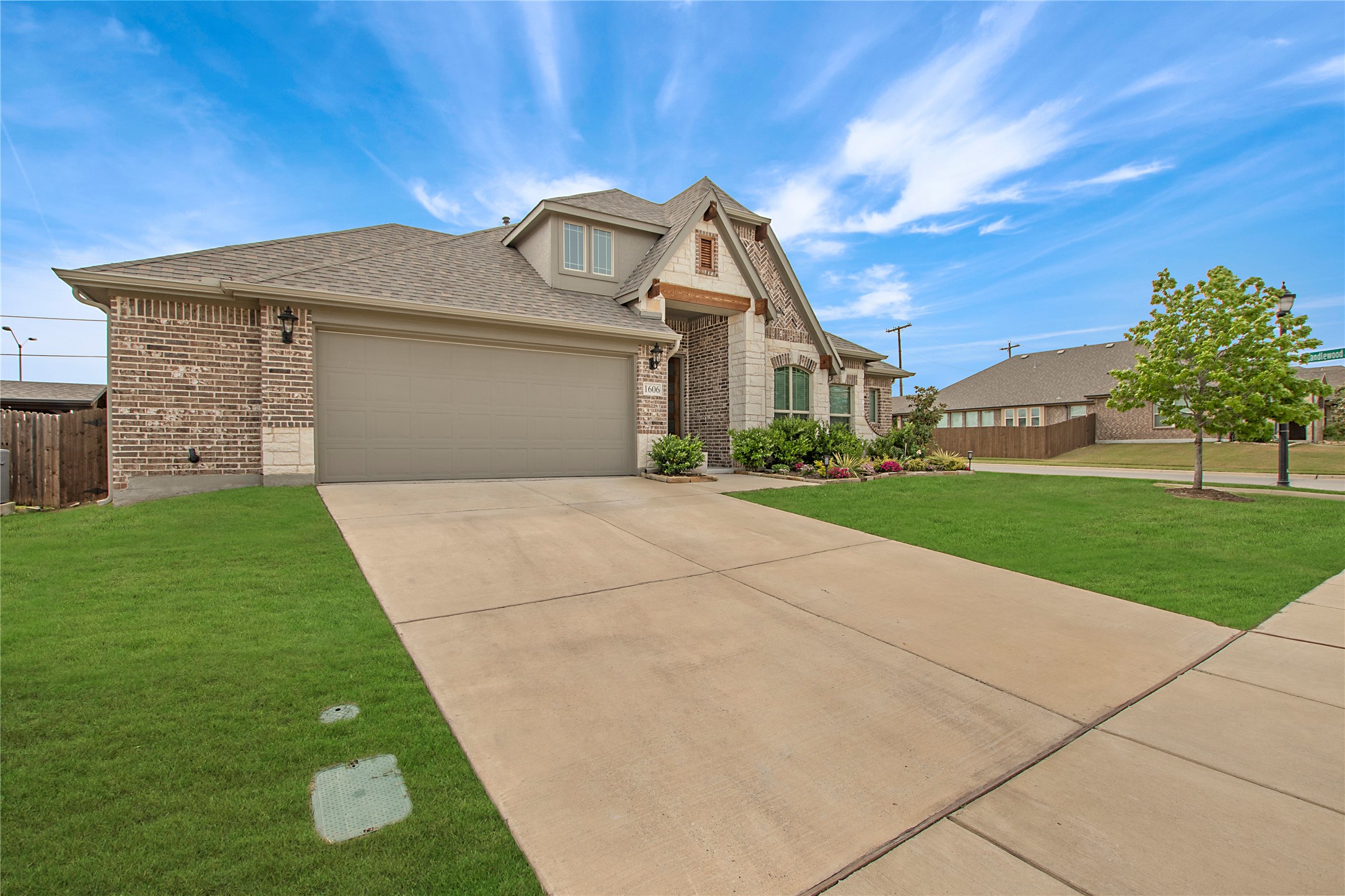 1606 Sherwood Drive