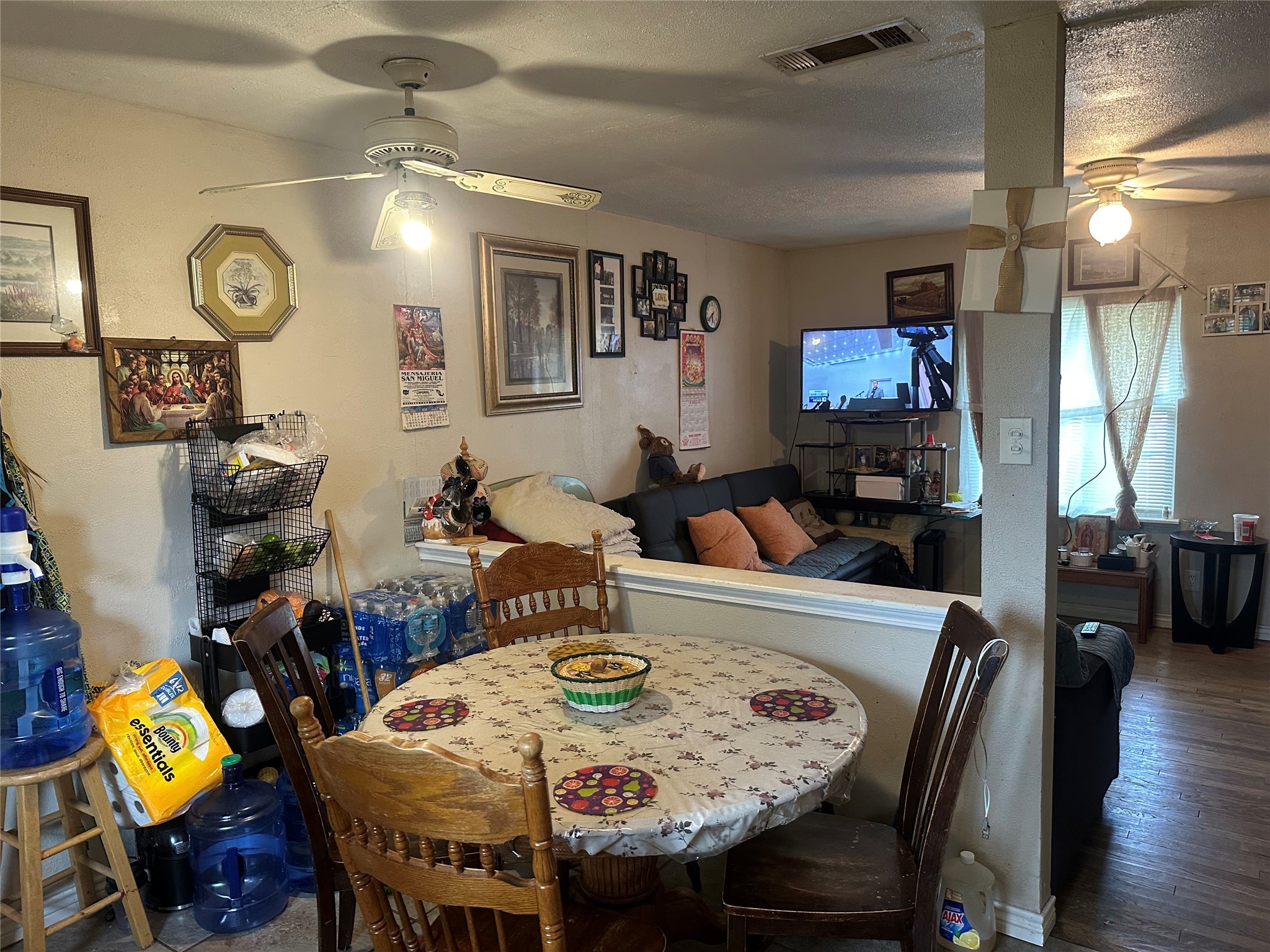 836 Travis Street