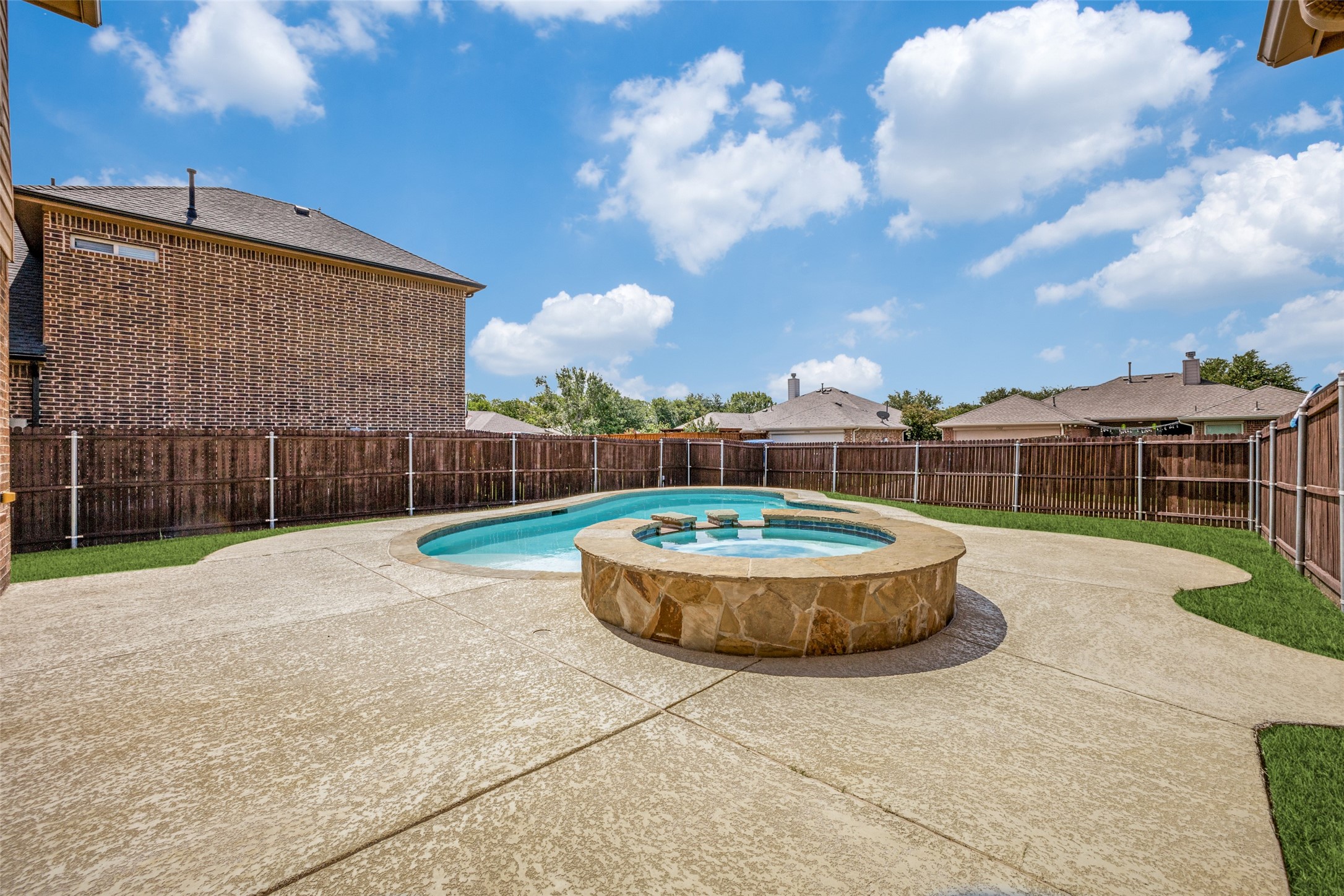 1385 White Water Lane