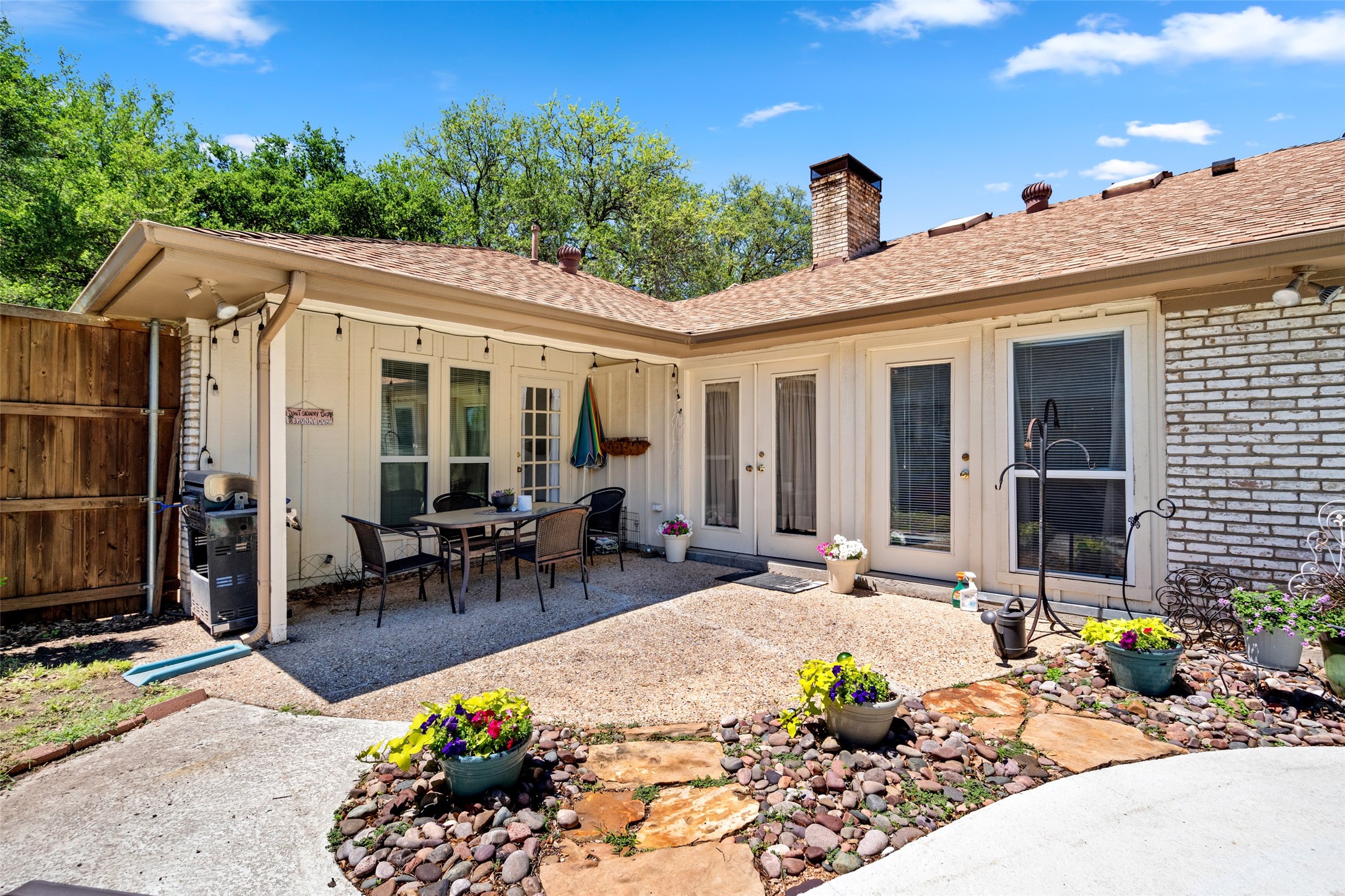 16834 Mossy Oak Drive