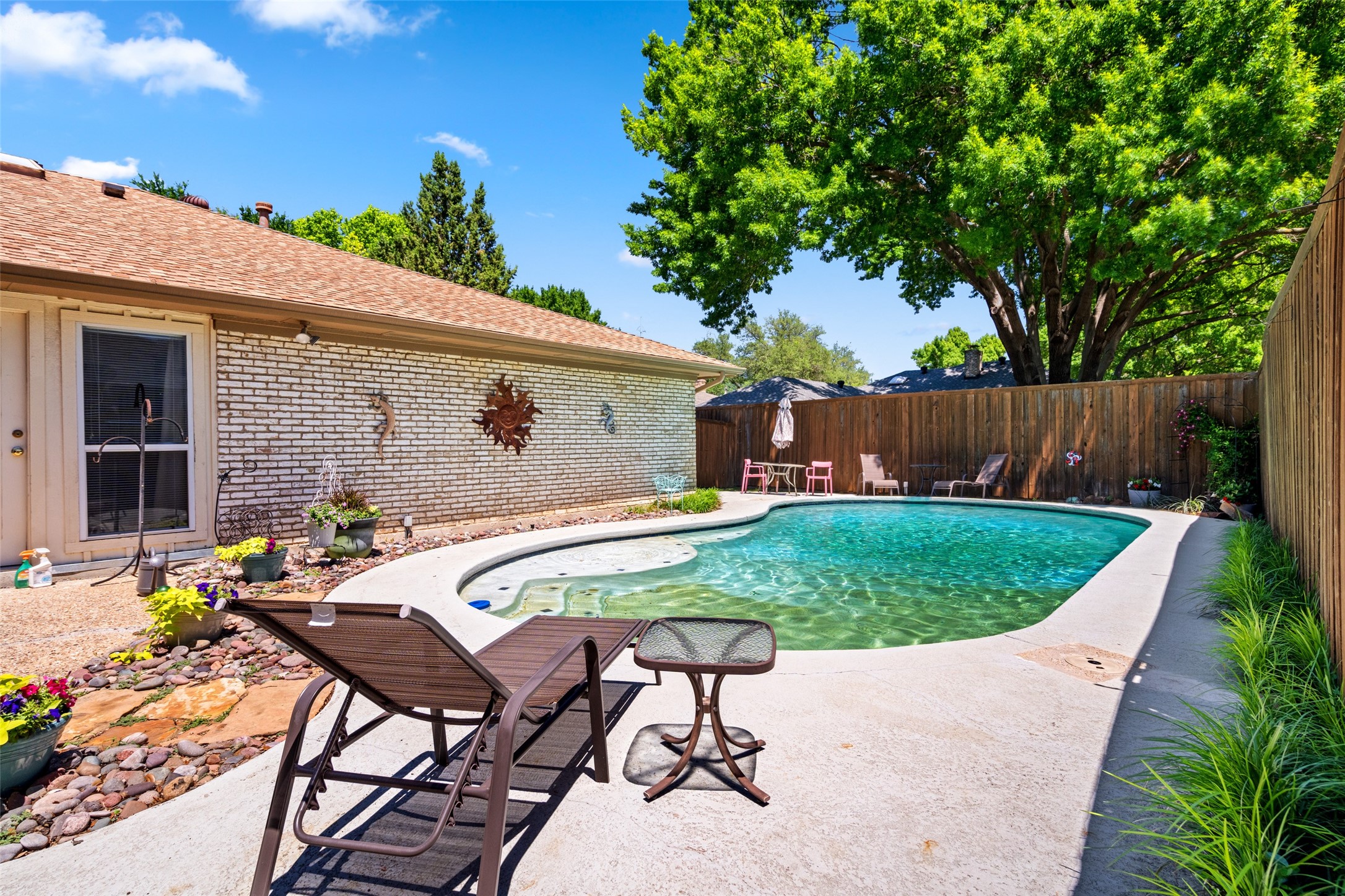 16834 Mossy Oak Drive