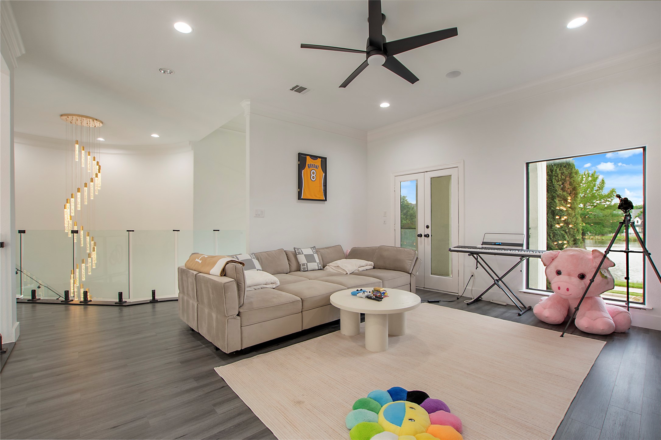 4824 Longvue Drive