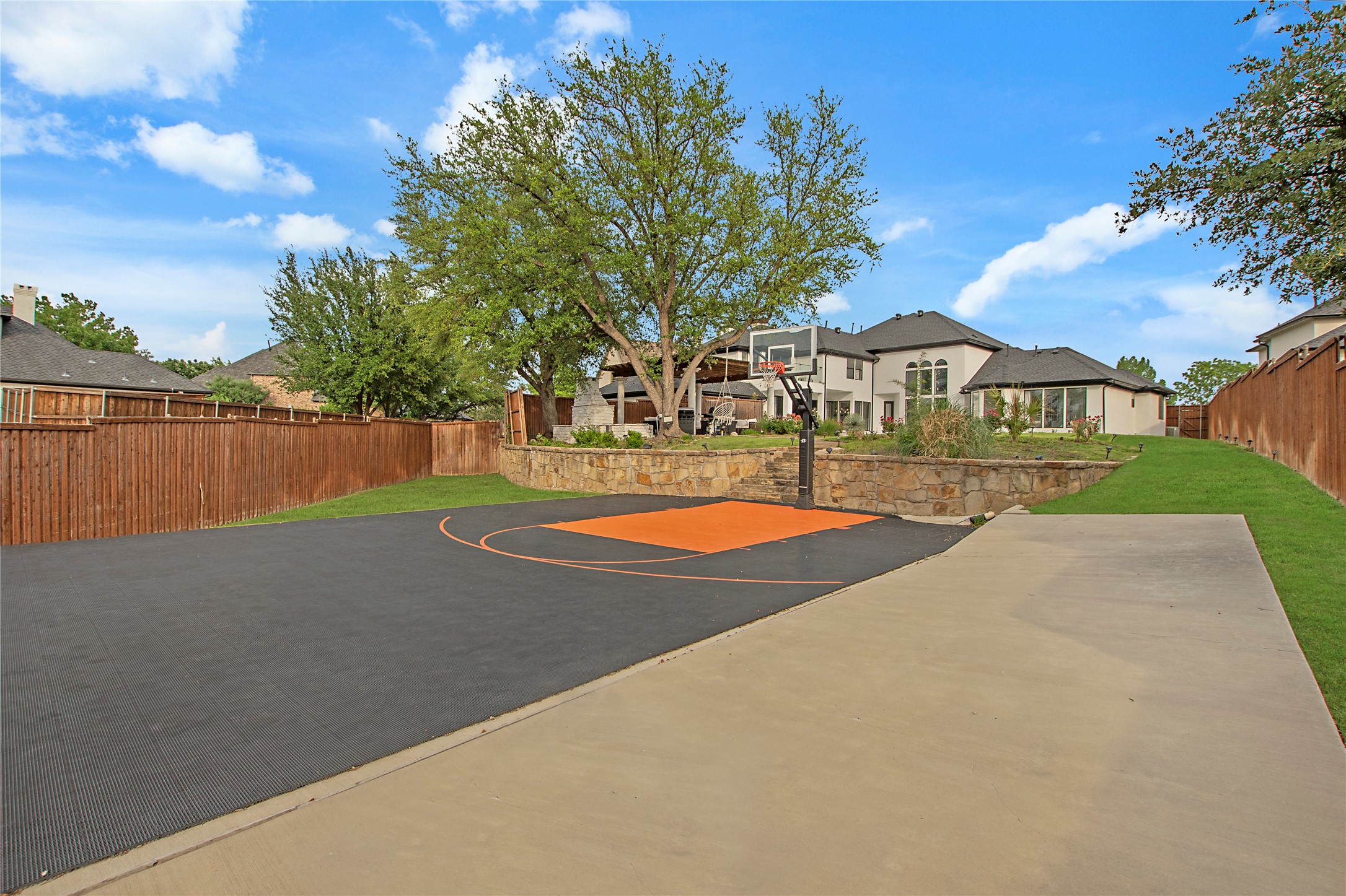 4824 Longvue Drive
