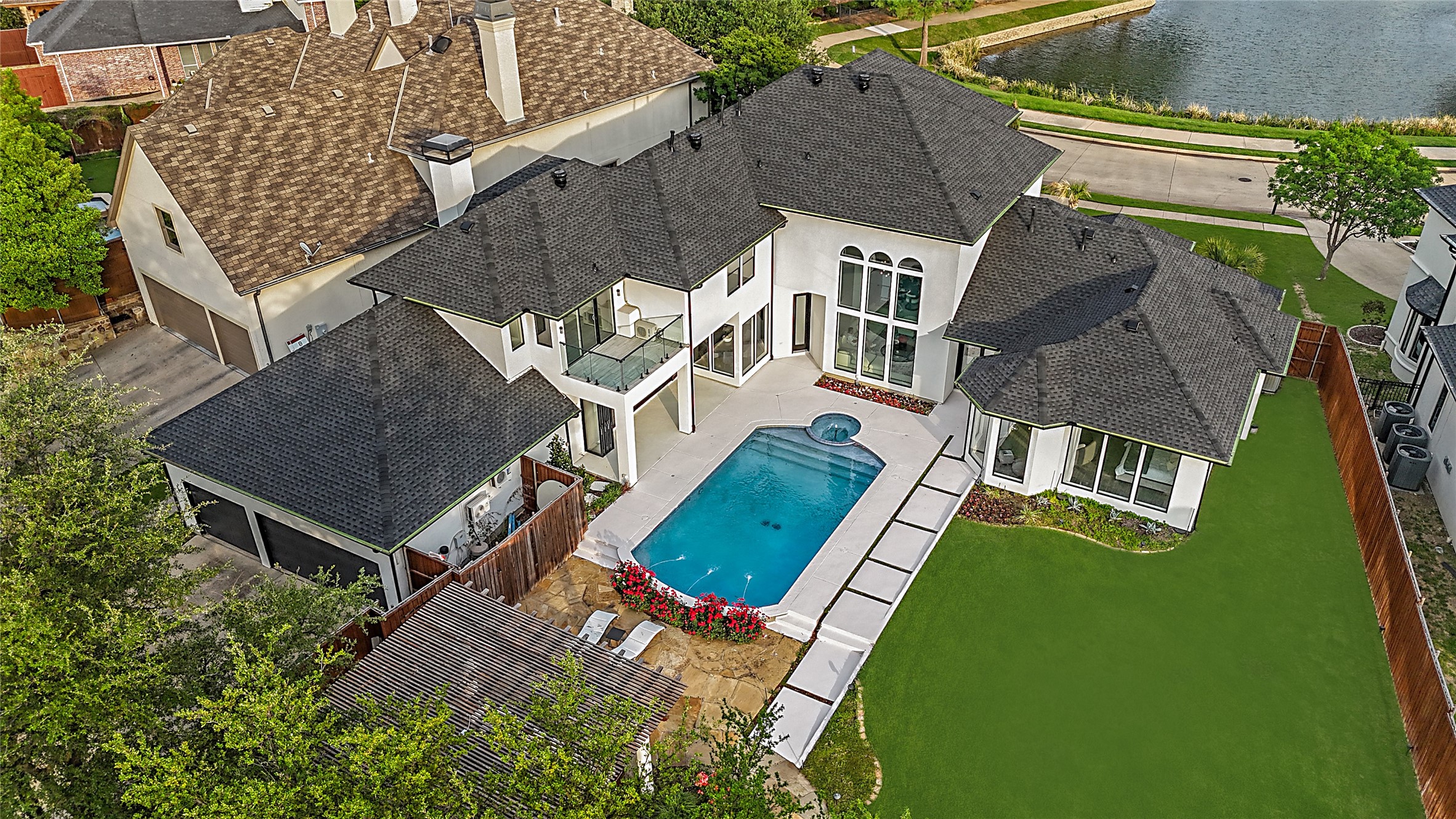 4824 Longvue Drive
