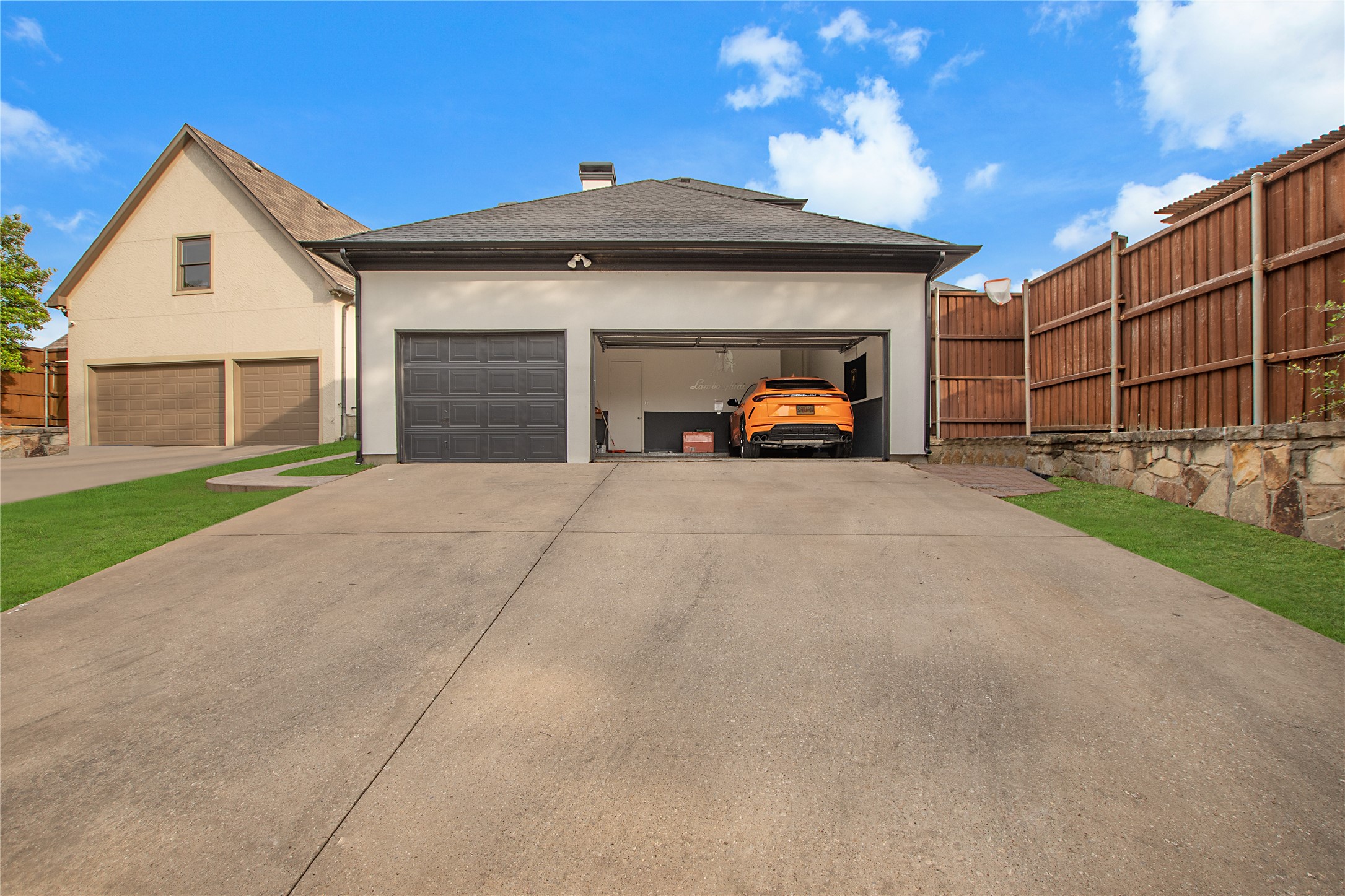 4824 Longvue Drive