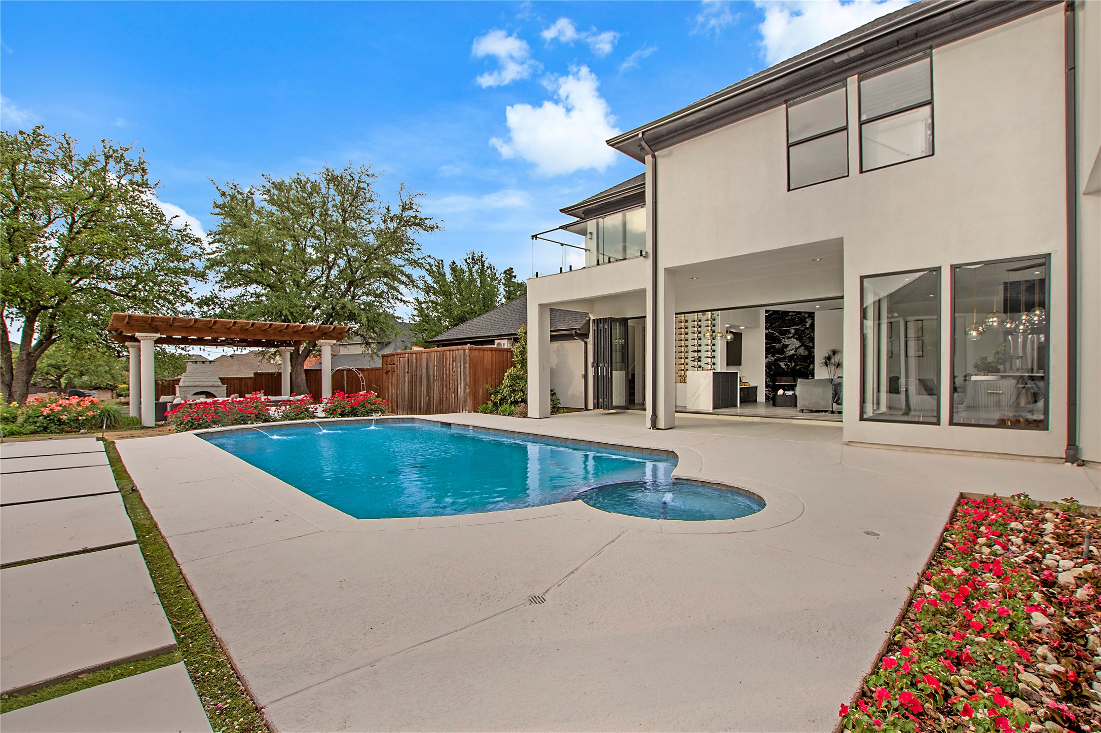 4824 Longvue Drive