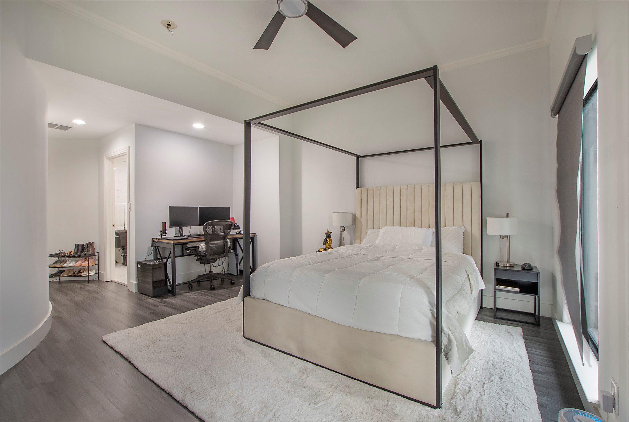 4824 Longvue Drive