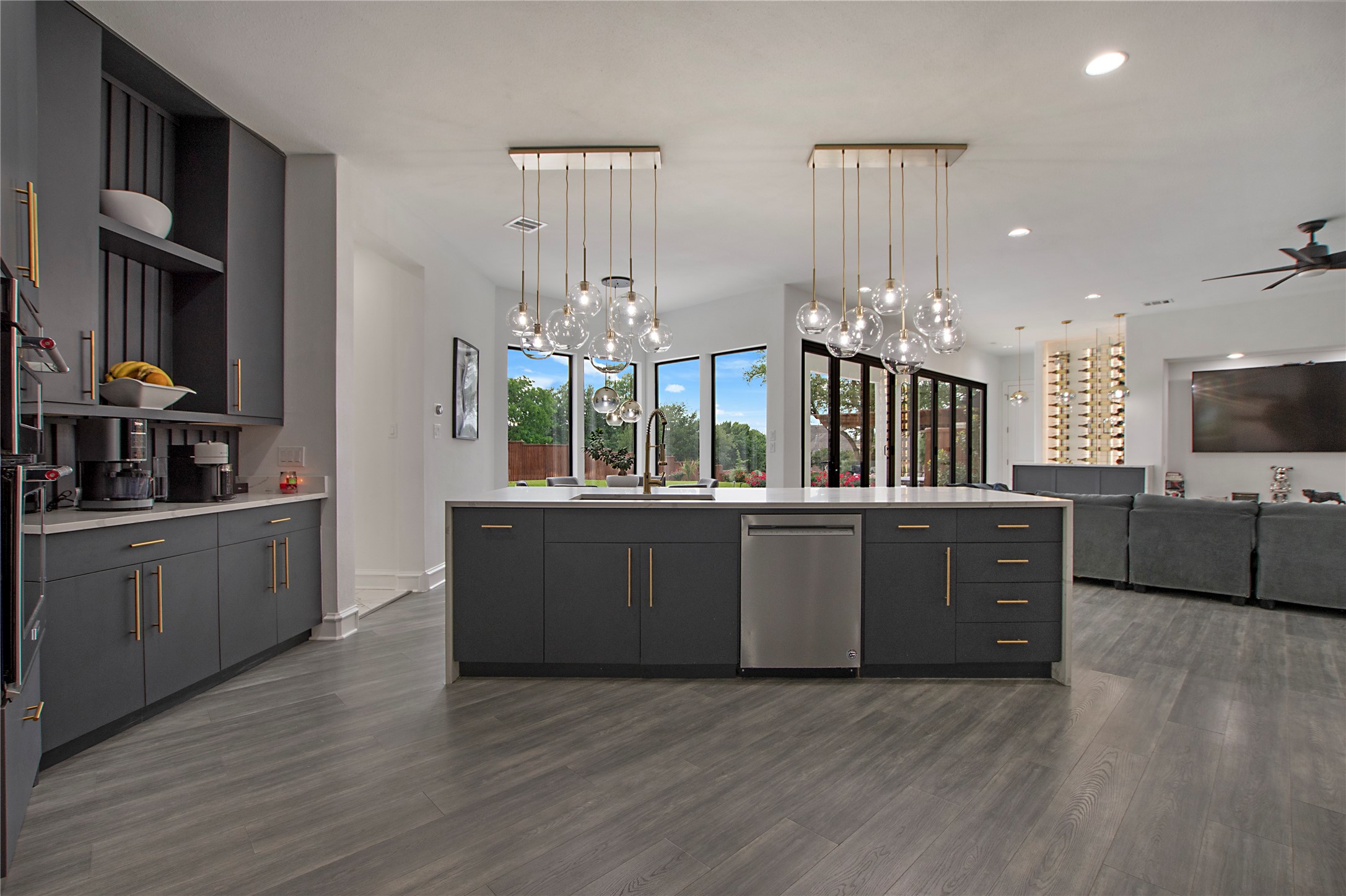 4824 Longvue Drive