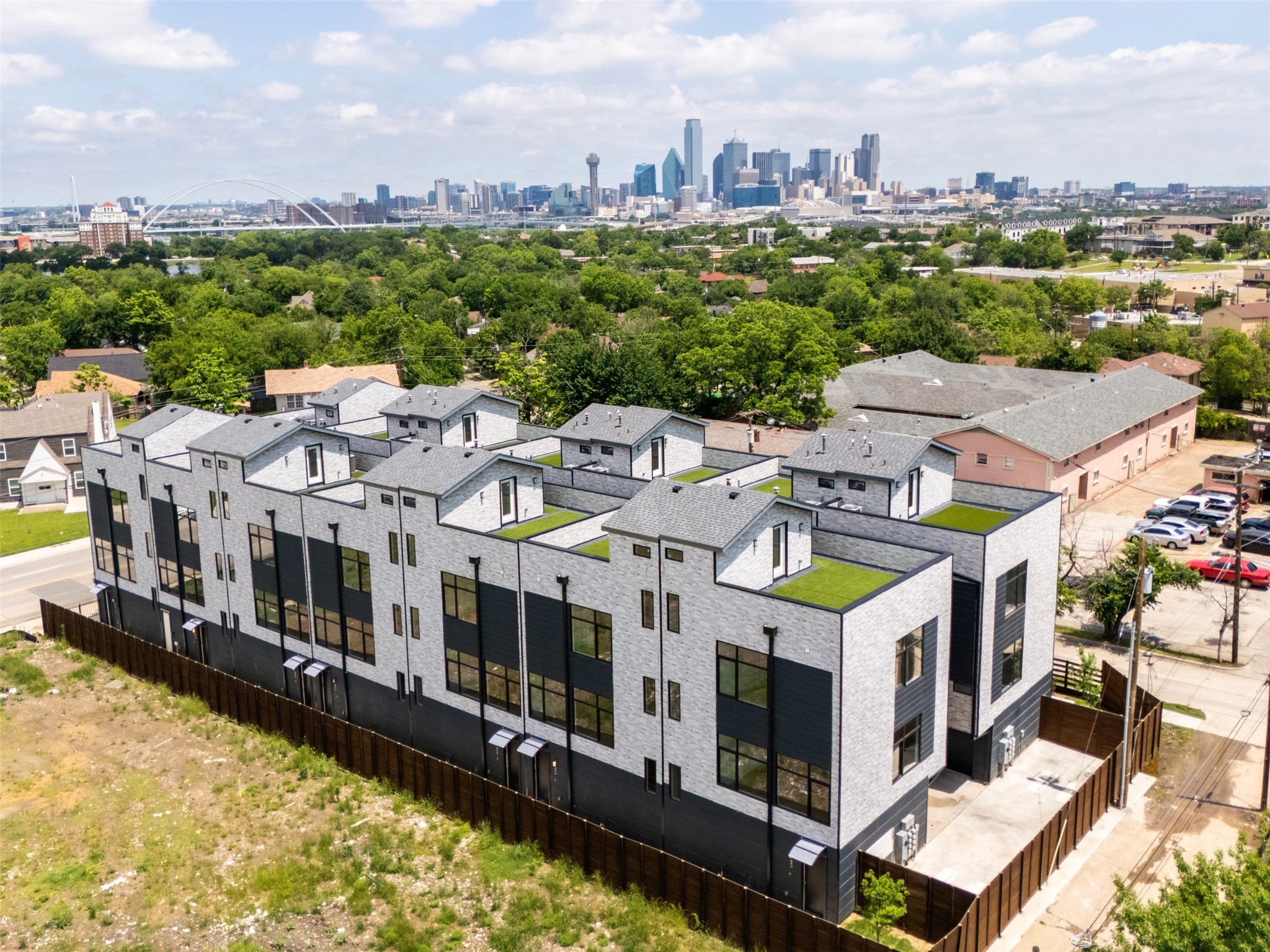 430 E 8th 205