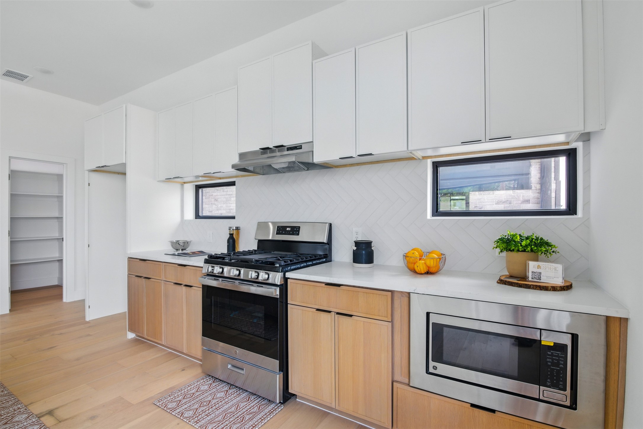 430 E 8th 205