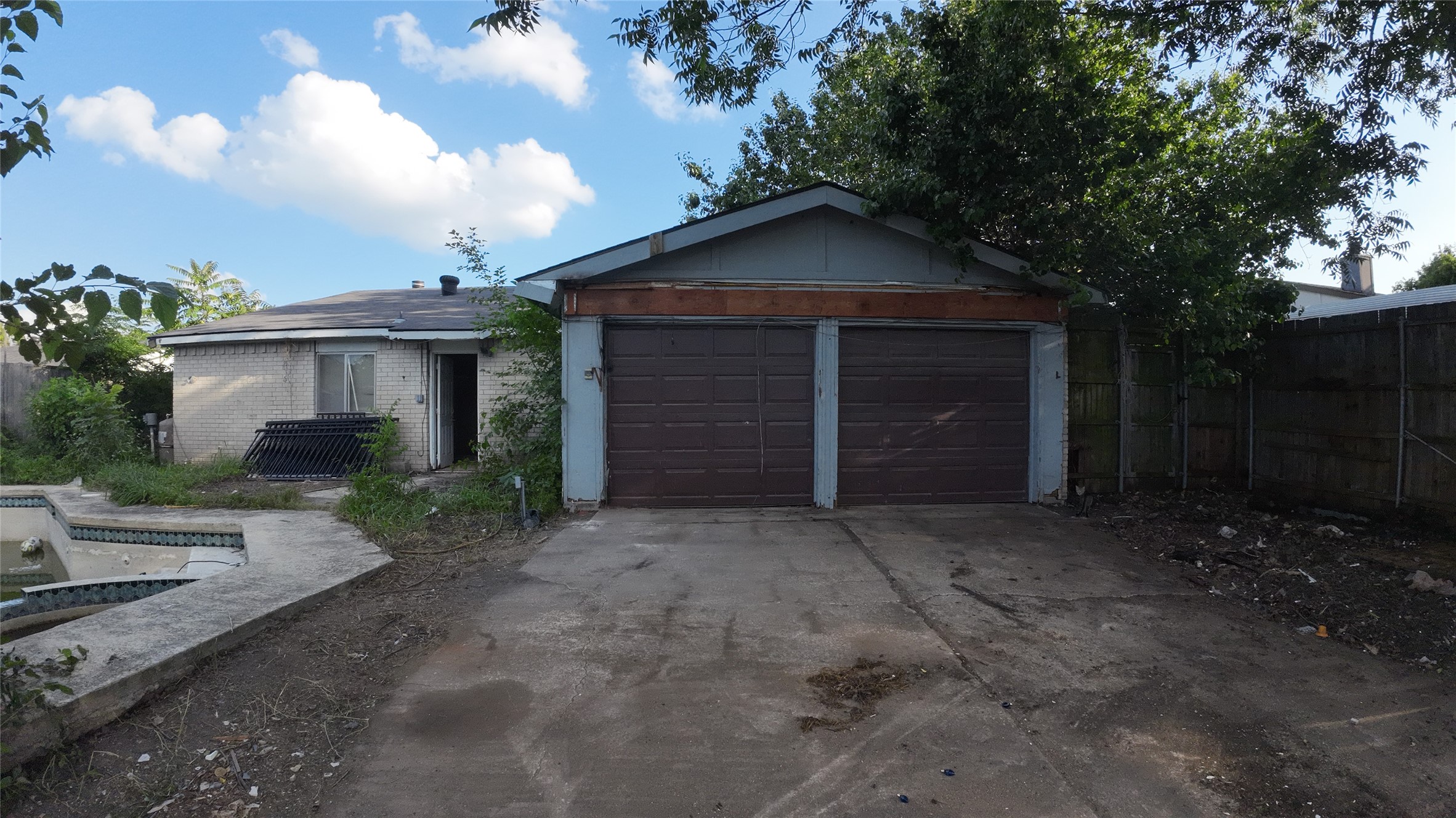 1817 Lewis Drive