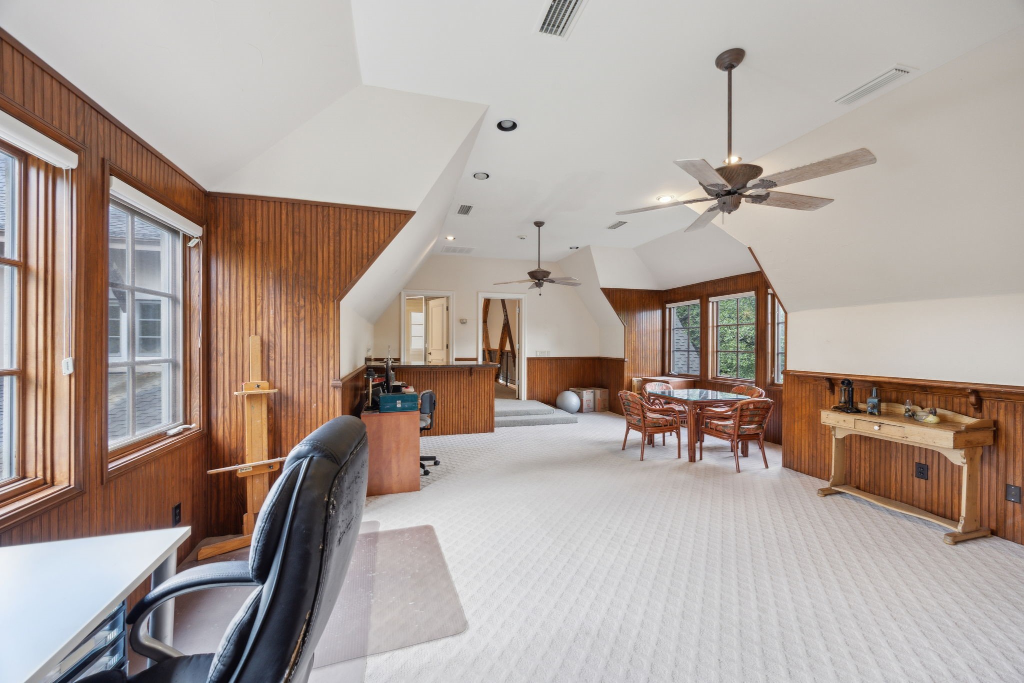 6707 Meadow Road