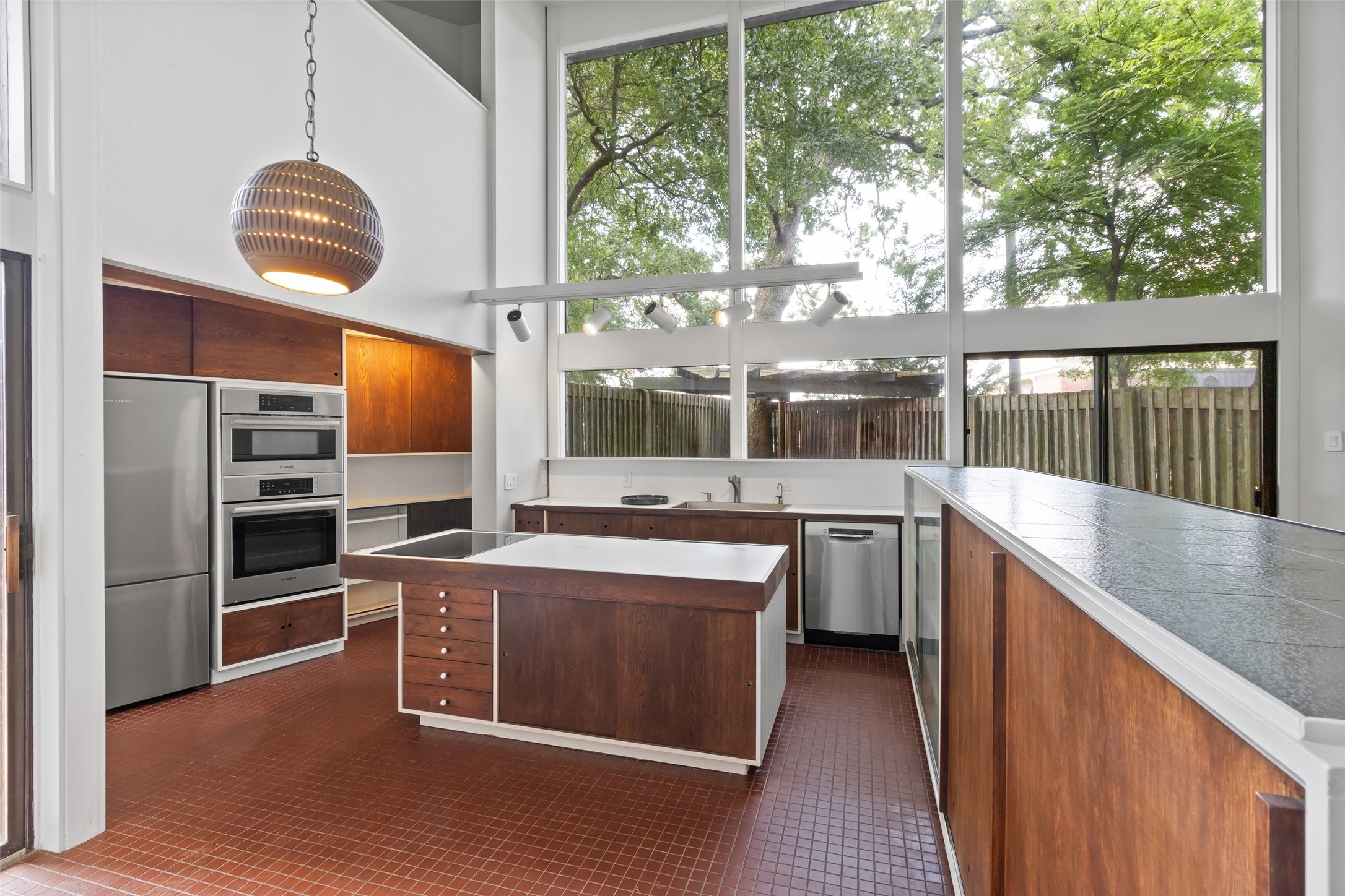 1703 E Barbara Street