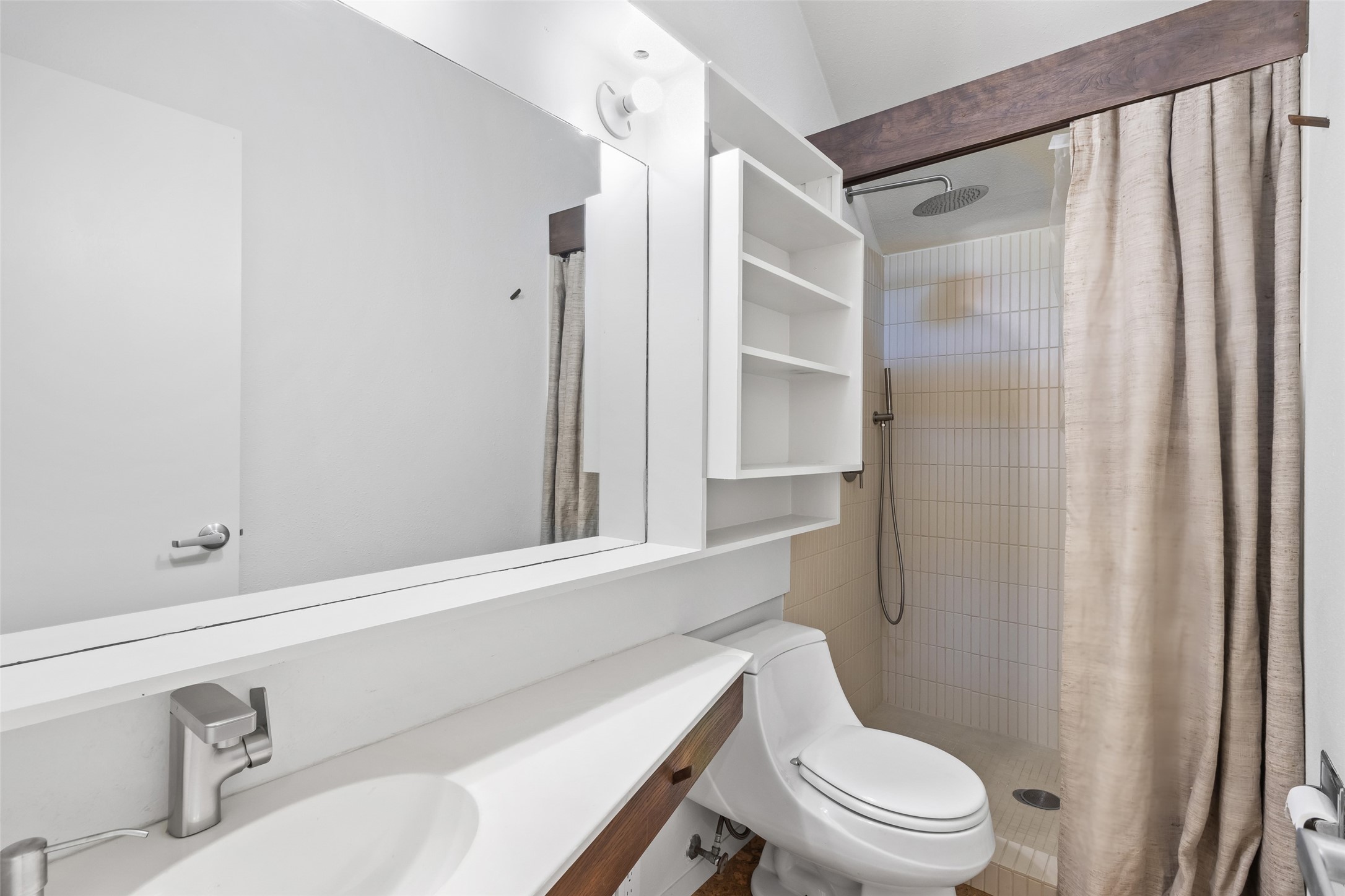 1703 E Barbara Street