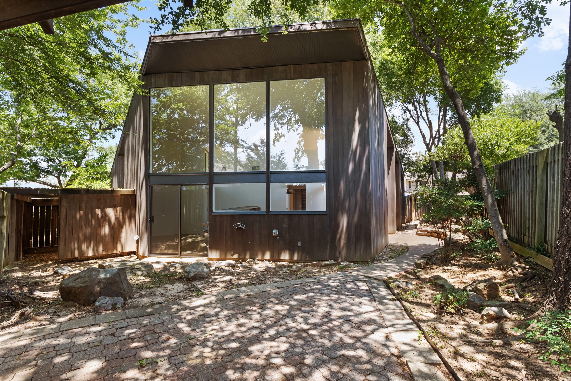 1703 E Barbara Street