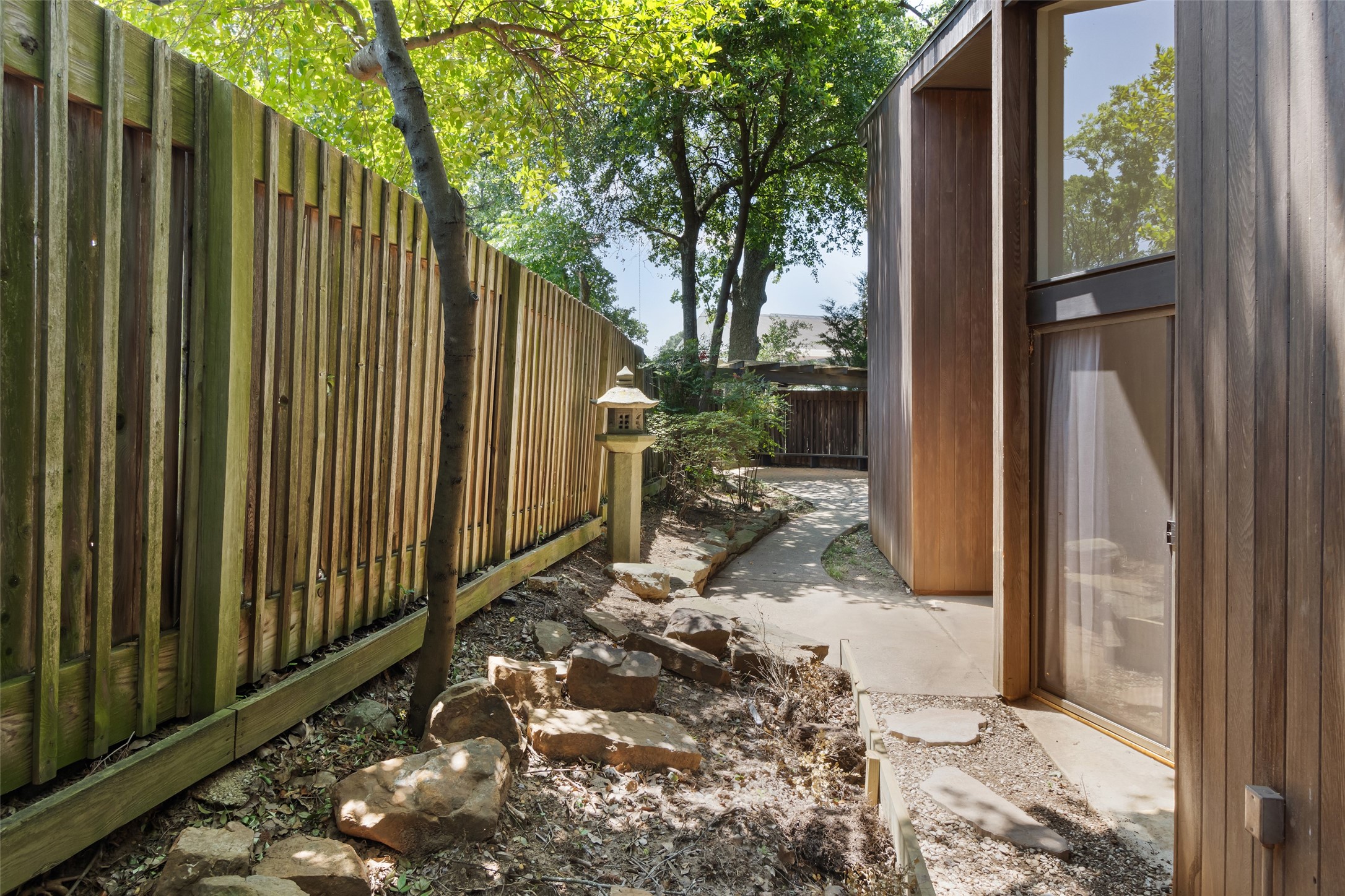 1703 E Barbara Street